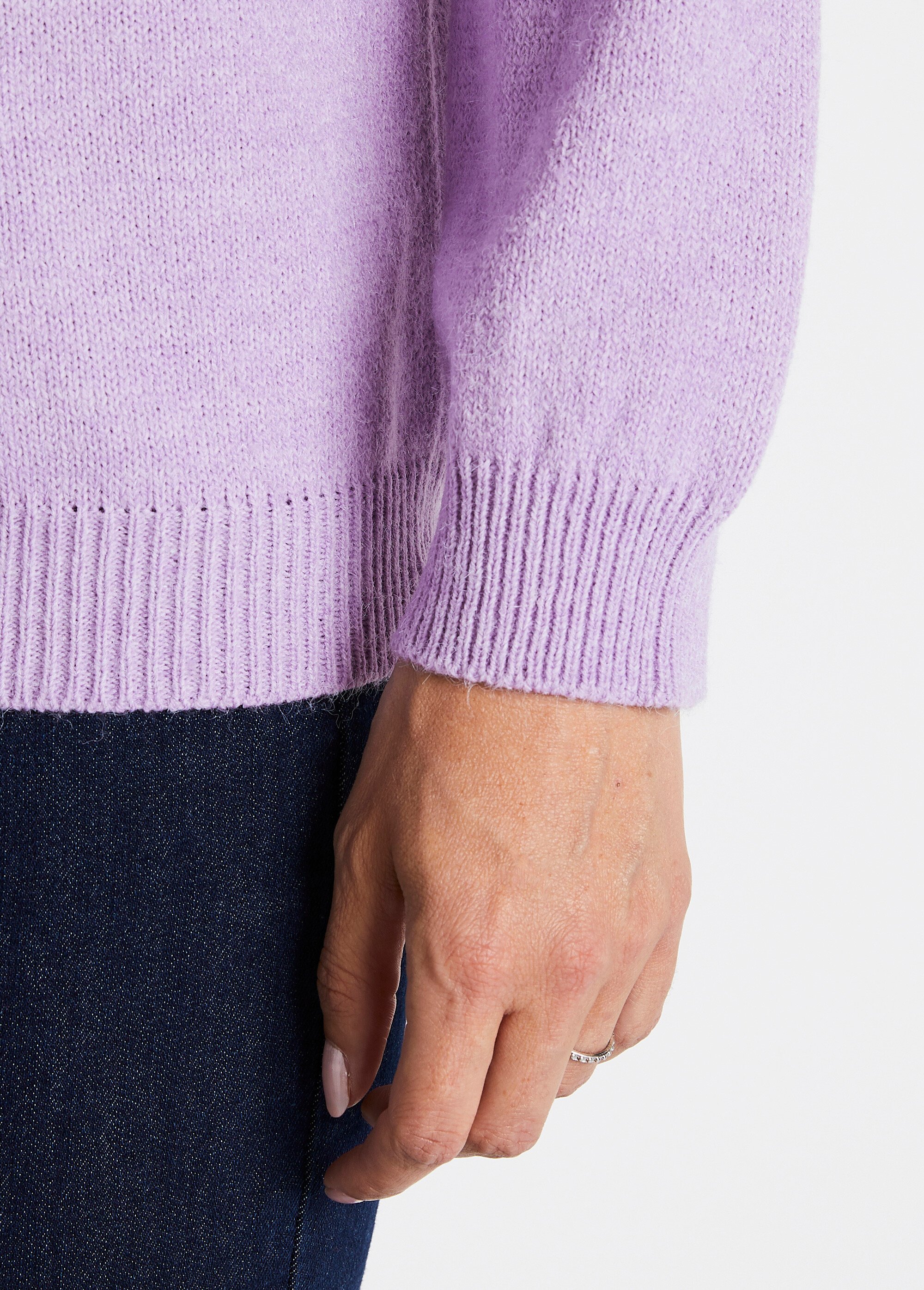 Gilet doux uni col V boutonné court brodé Femme Violet PELONNE DE2