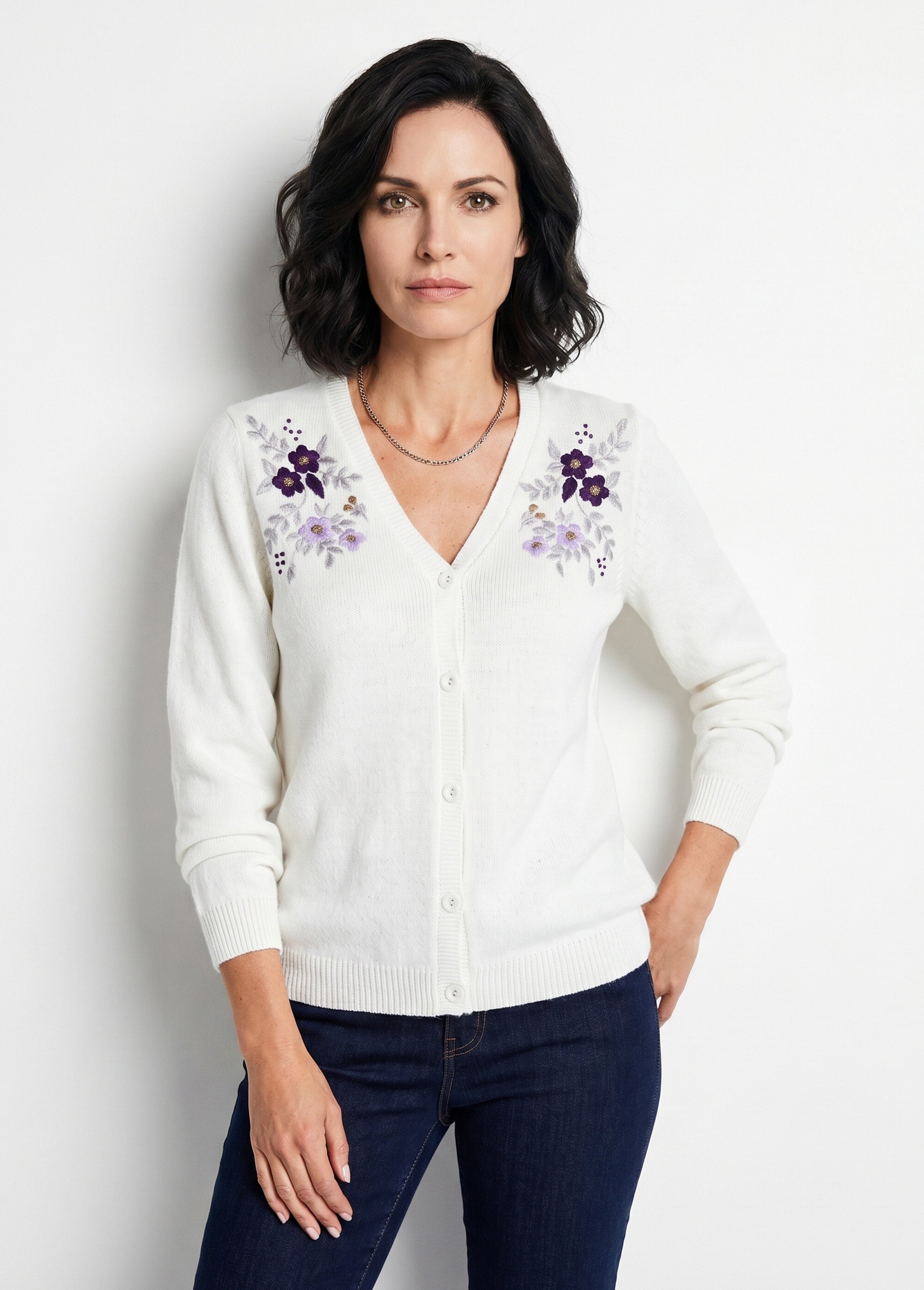 Gilet doux uni col V boutonné court brodé Femme Beige PELONNE FA1
