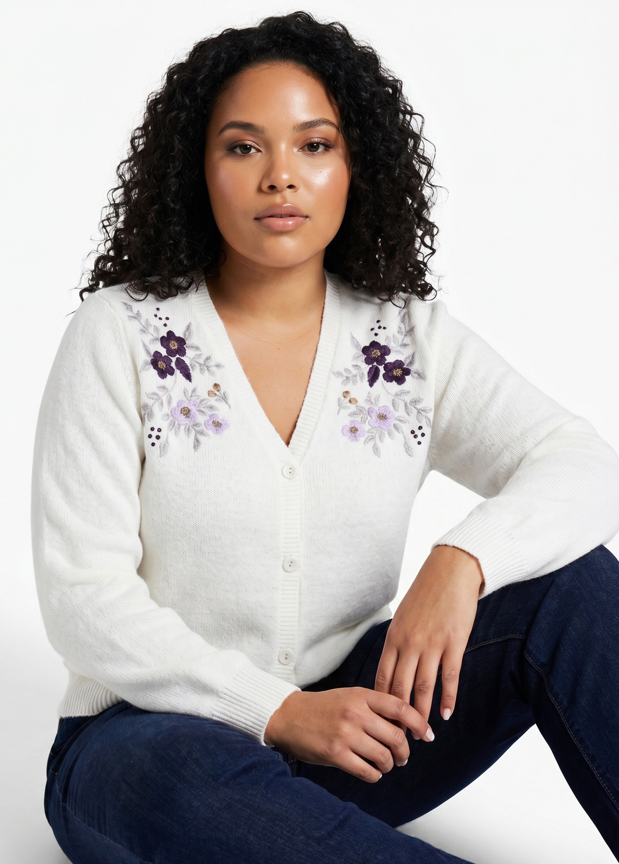 Gilet doux uni col V boutonné court brodé