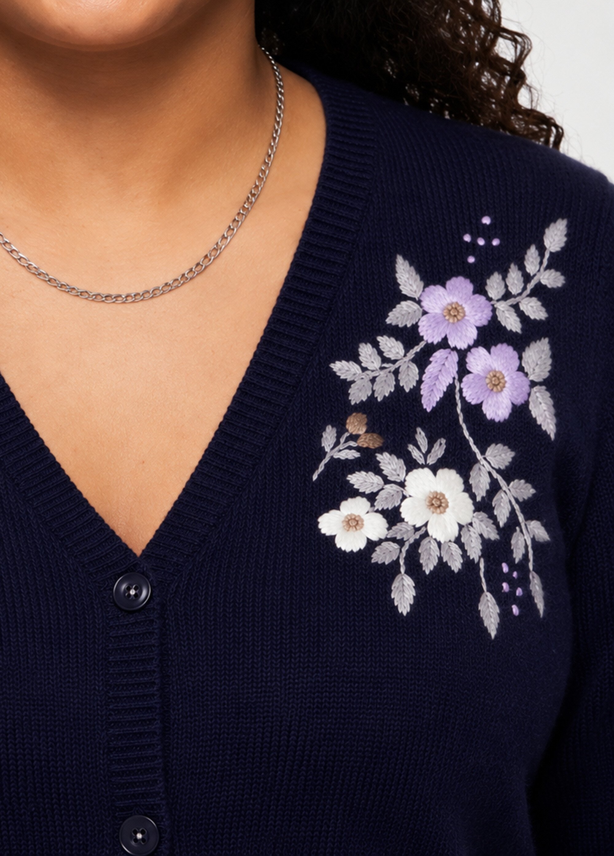 Gilet doux uni col V boutonné court brodé
