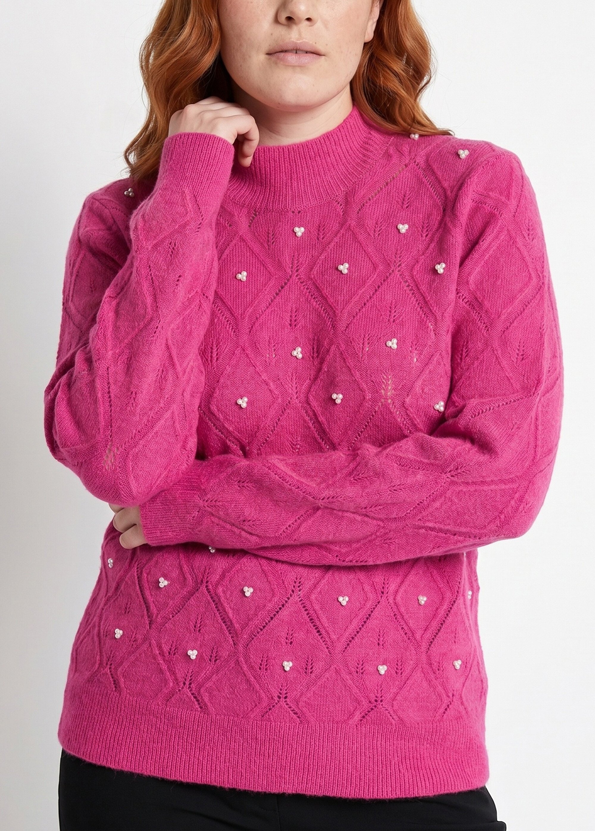 Pull doux ajouré perlé col montant