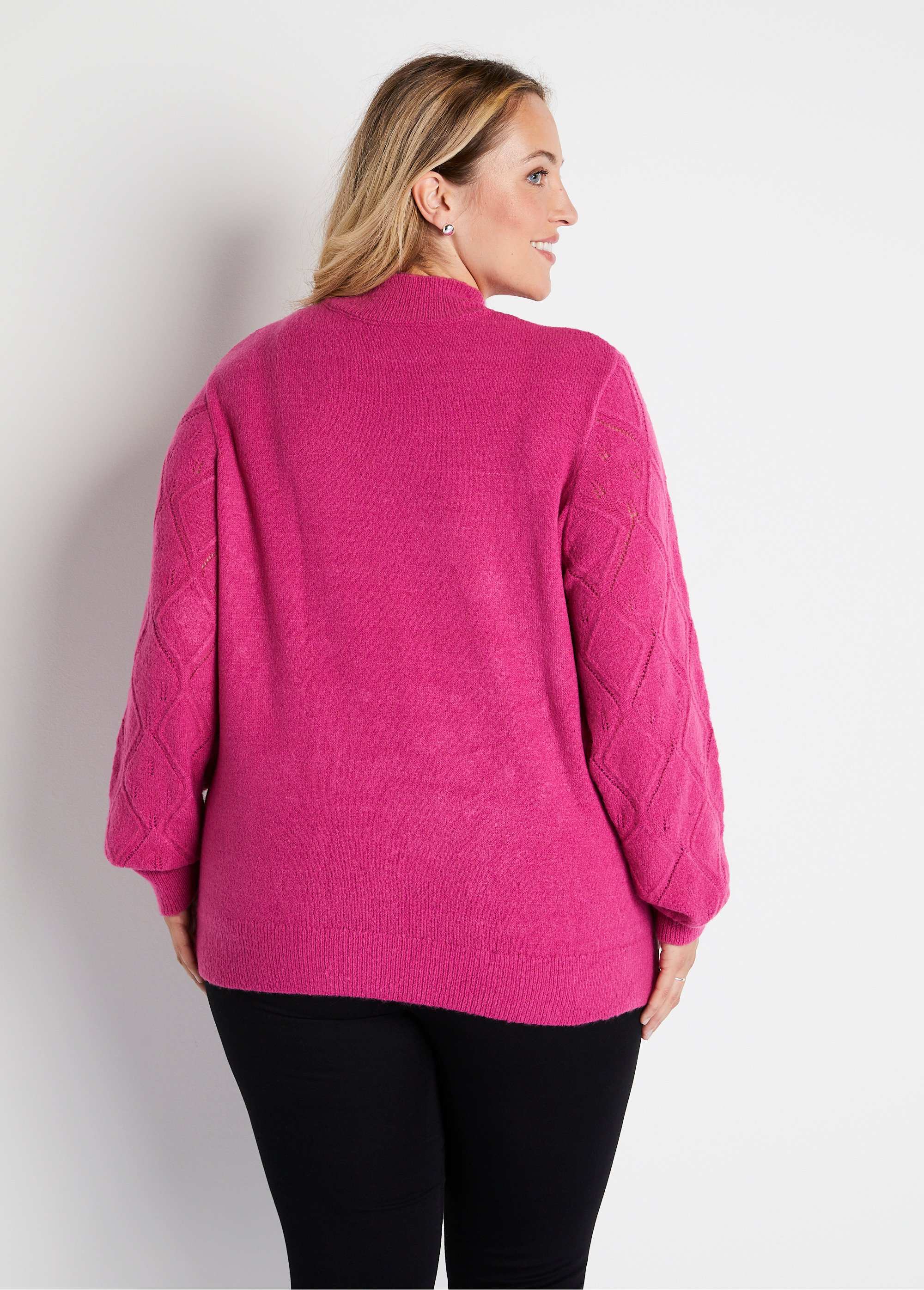 Pull doux ajouré perlé col montant