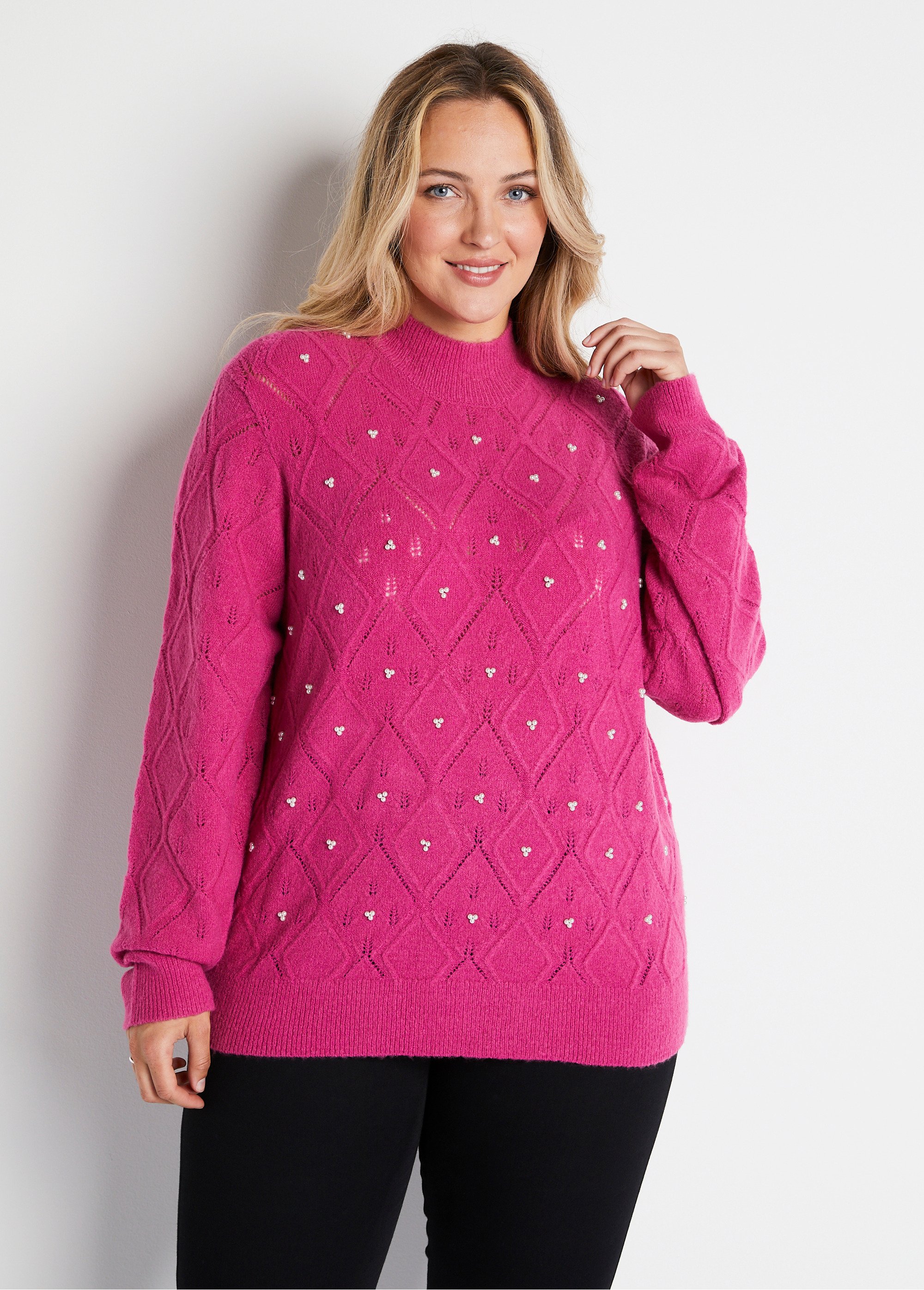 Pull doux ajouré perlé col montant