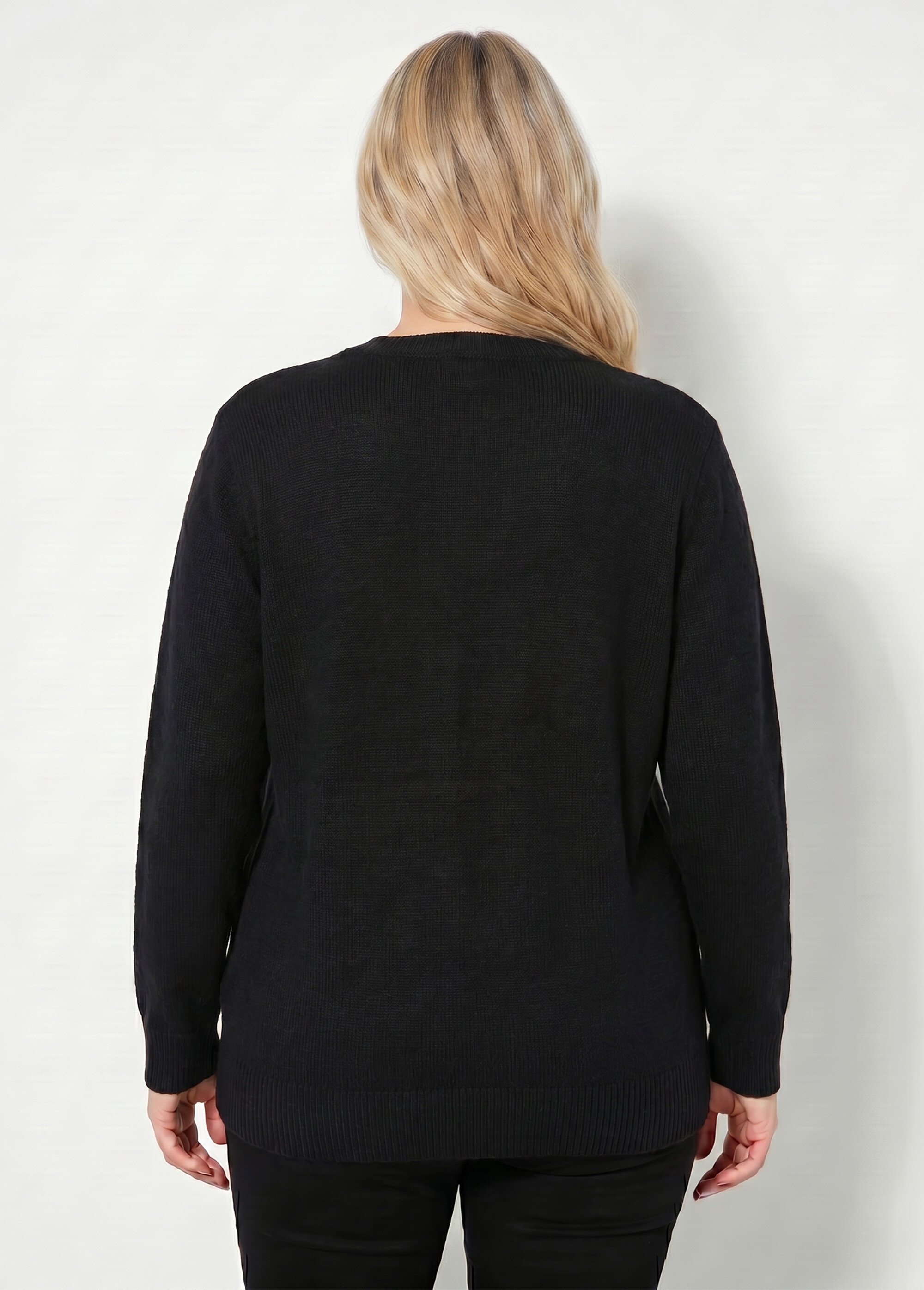 Pull doux ajouré perlé col montant