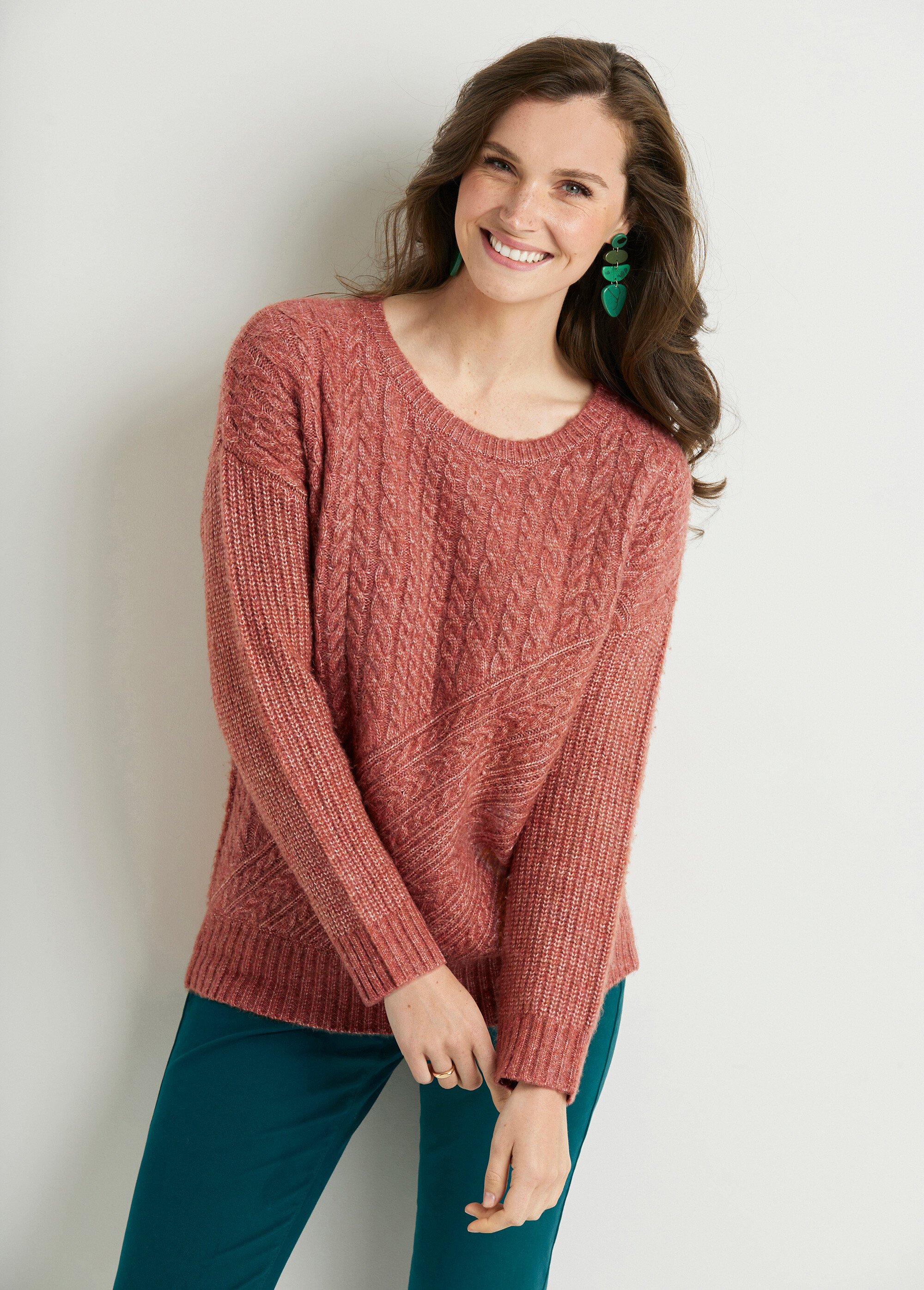 Pull maille chinée perlée torsadée col rond