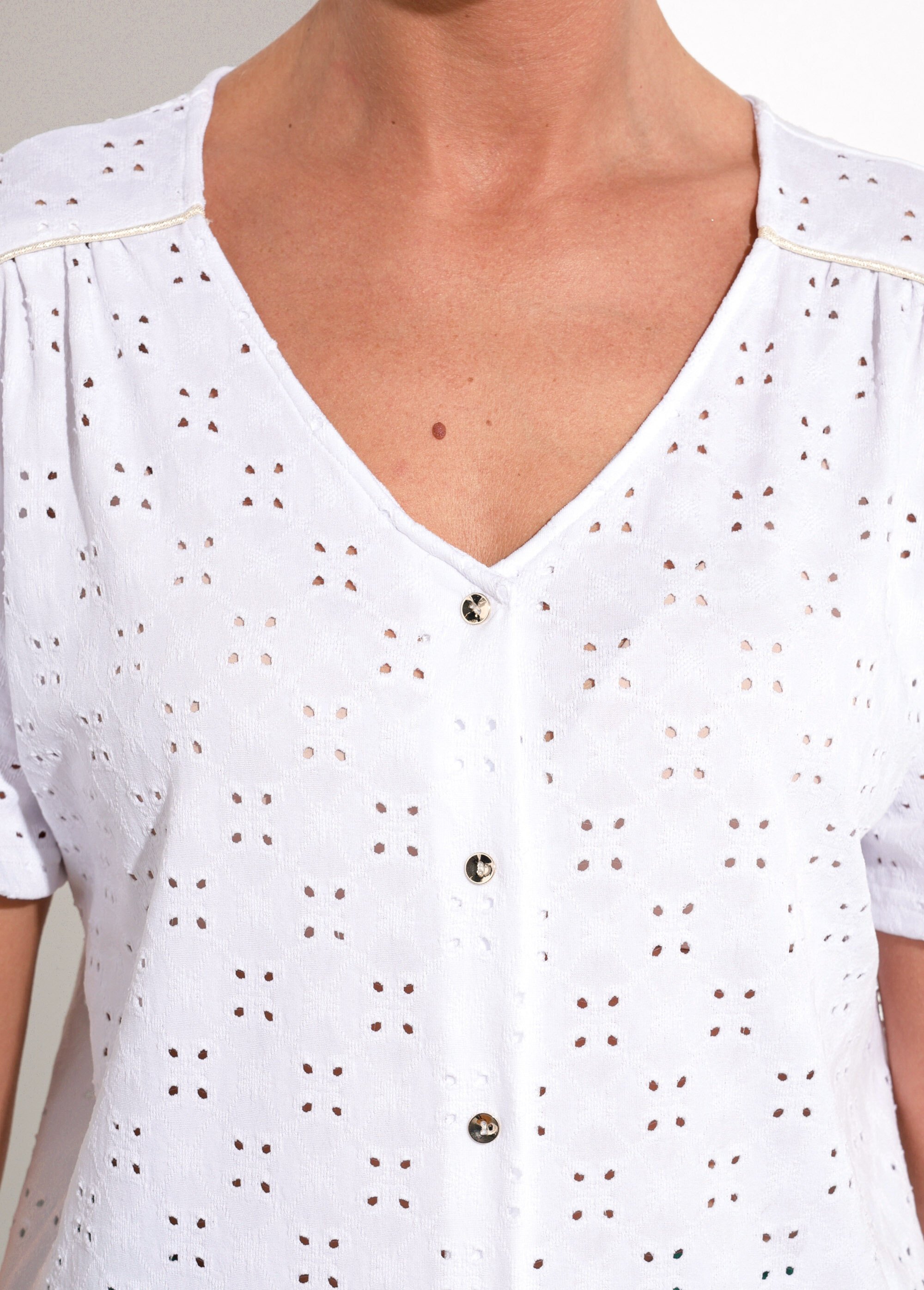 T-shirt col V maille effet broderie Femme Blanc CADIA DE1