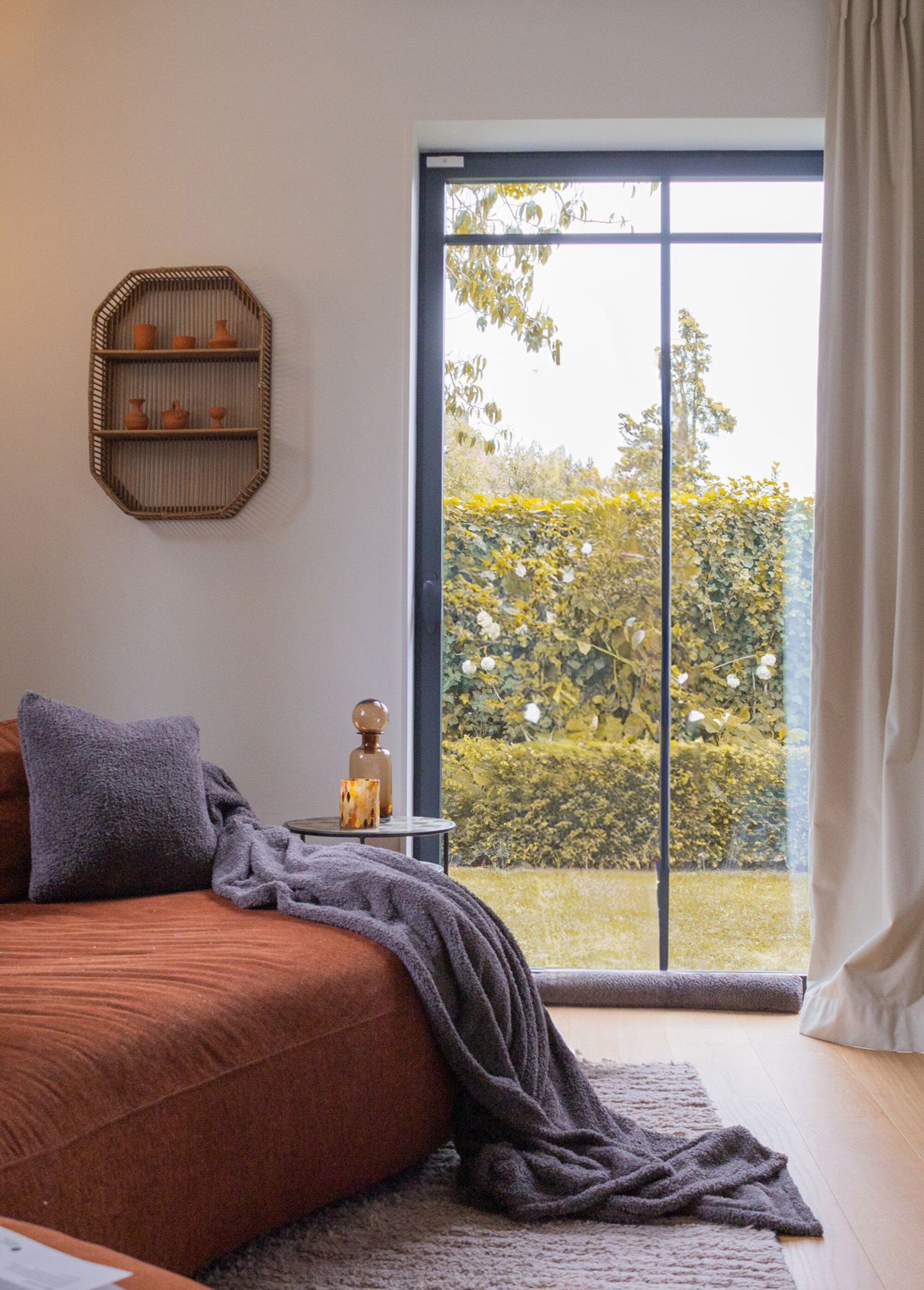 Coussin déco en coral fleece doux Gris TIS-COCOON2 SI2