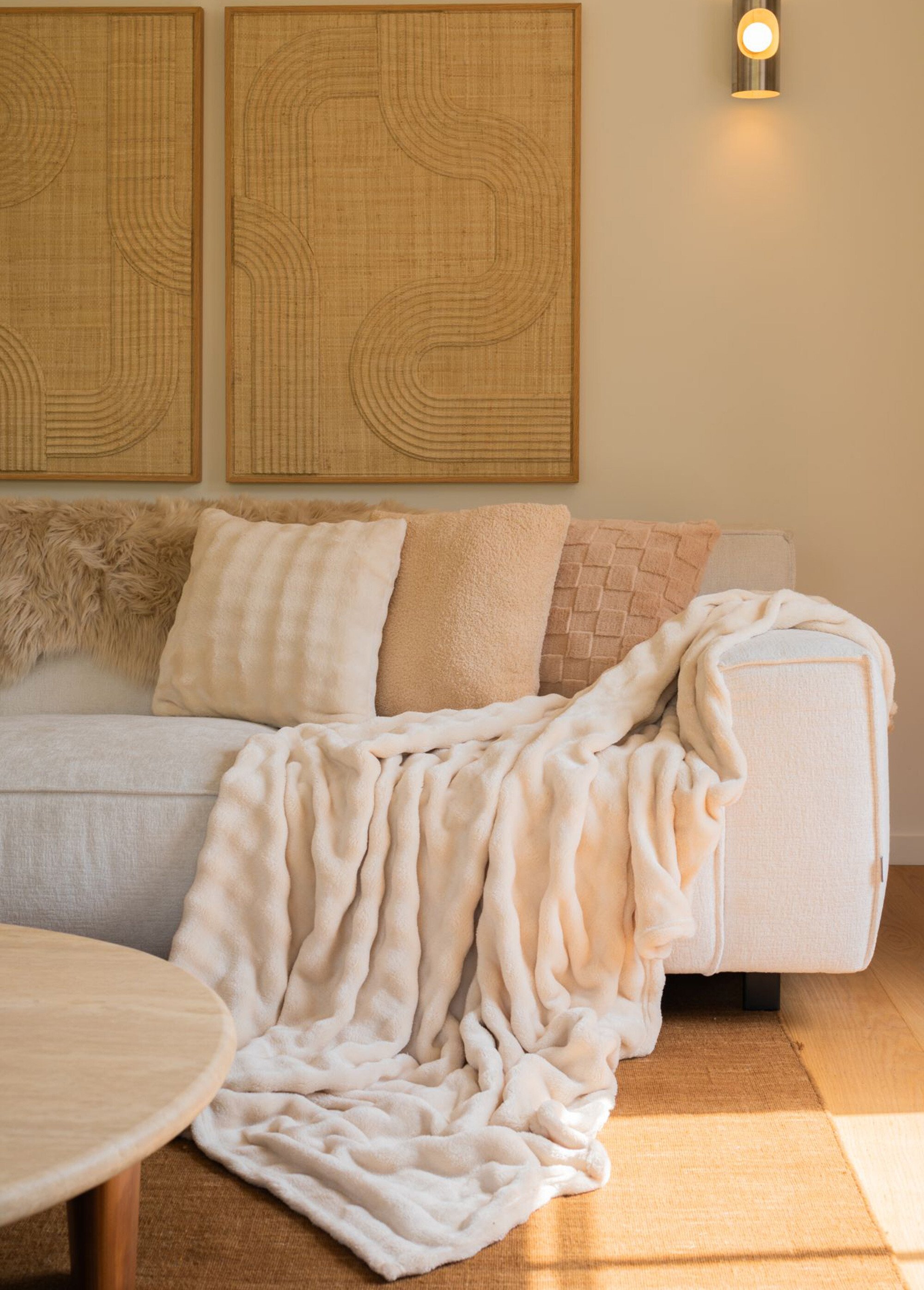 Coussin déco fantaisie, fausse fourrure Beige TIS-WAVE2 SI1