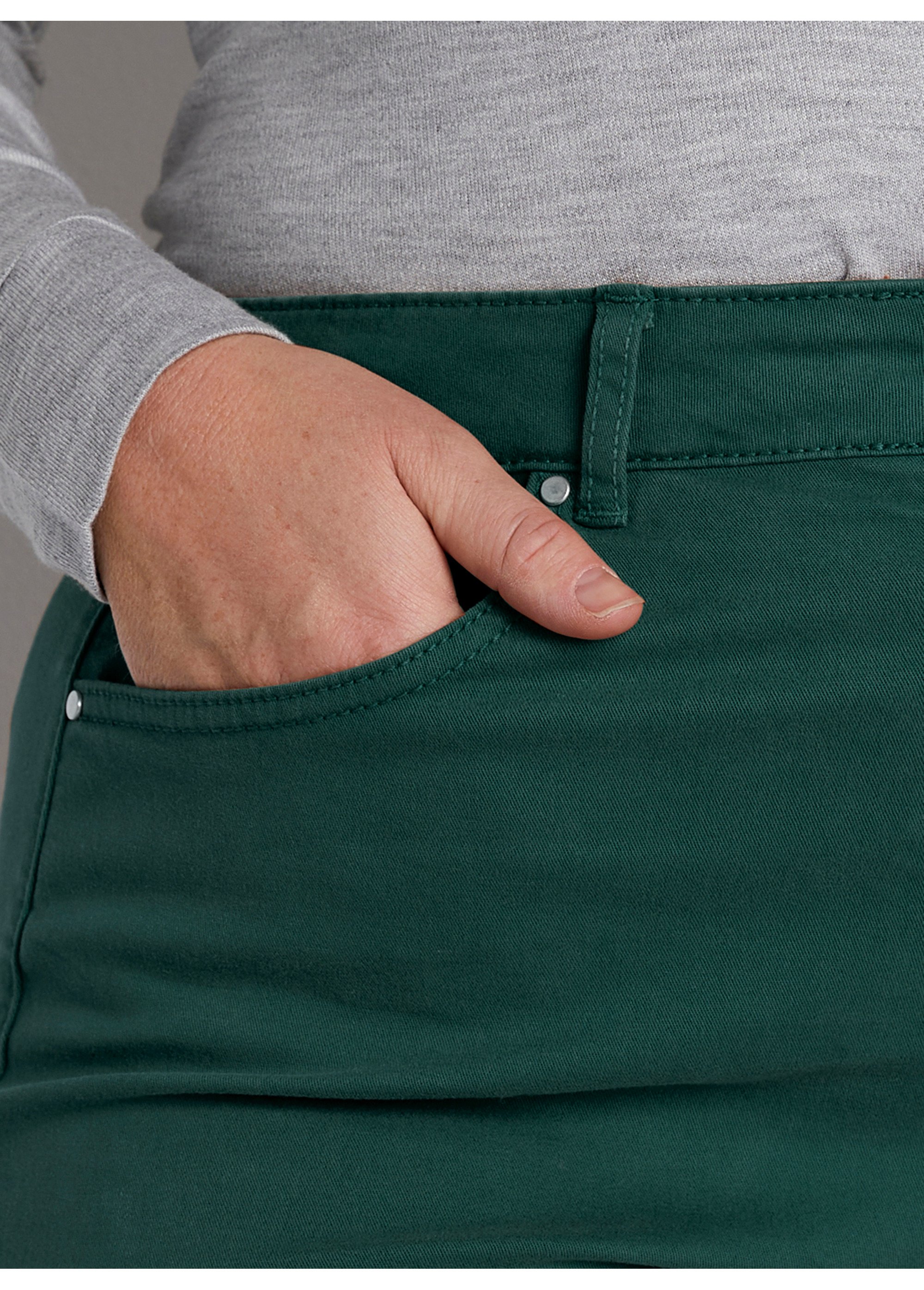 Pantalon droit 5 poches coton stretch Femme Grande Taille Vert NEVILLE DE2