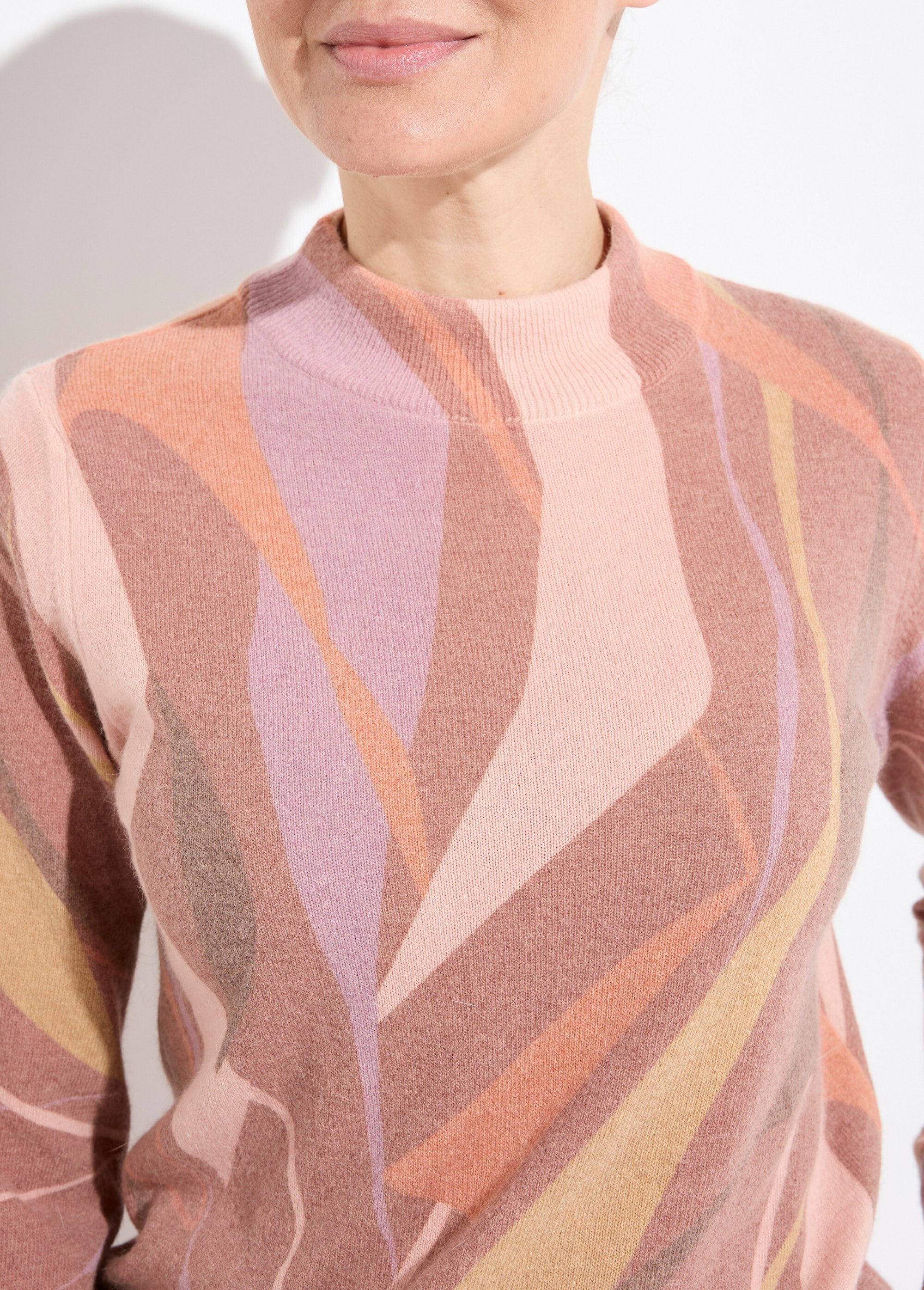 Pull fin chaud col montant avec laine et angora imprimé