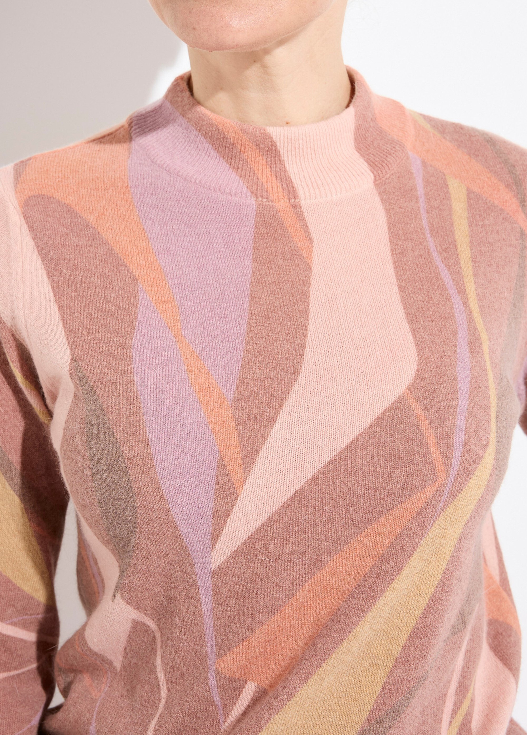 Pull fin chaud col montant avec laine et angora imprimé