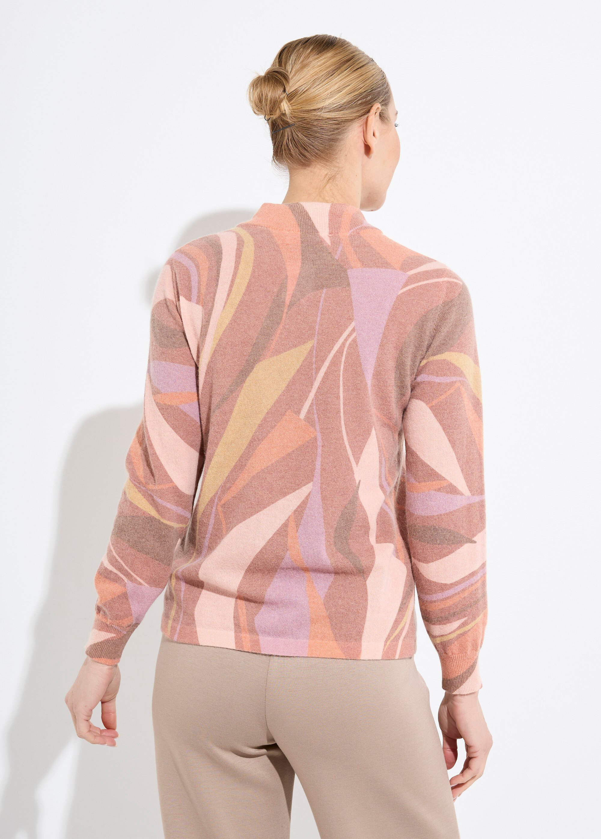 Pull fin chaud col montant avec laine et angora imprimé