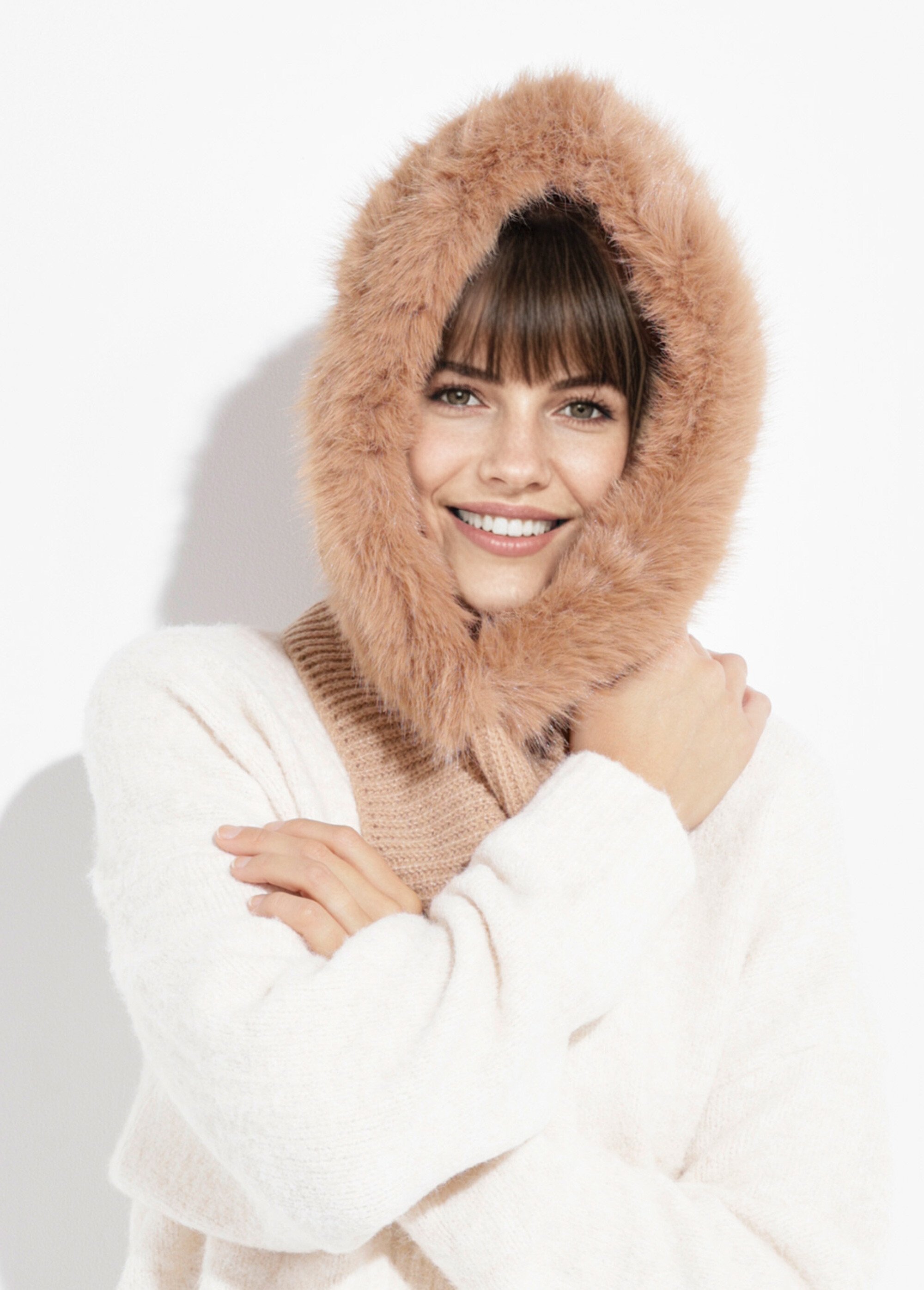 Cagoule en maille, bord fourrure