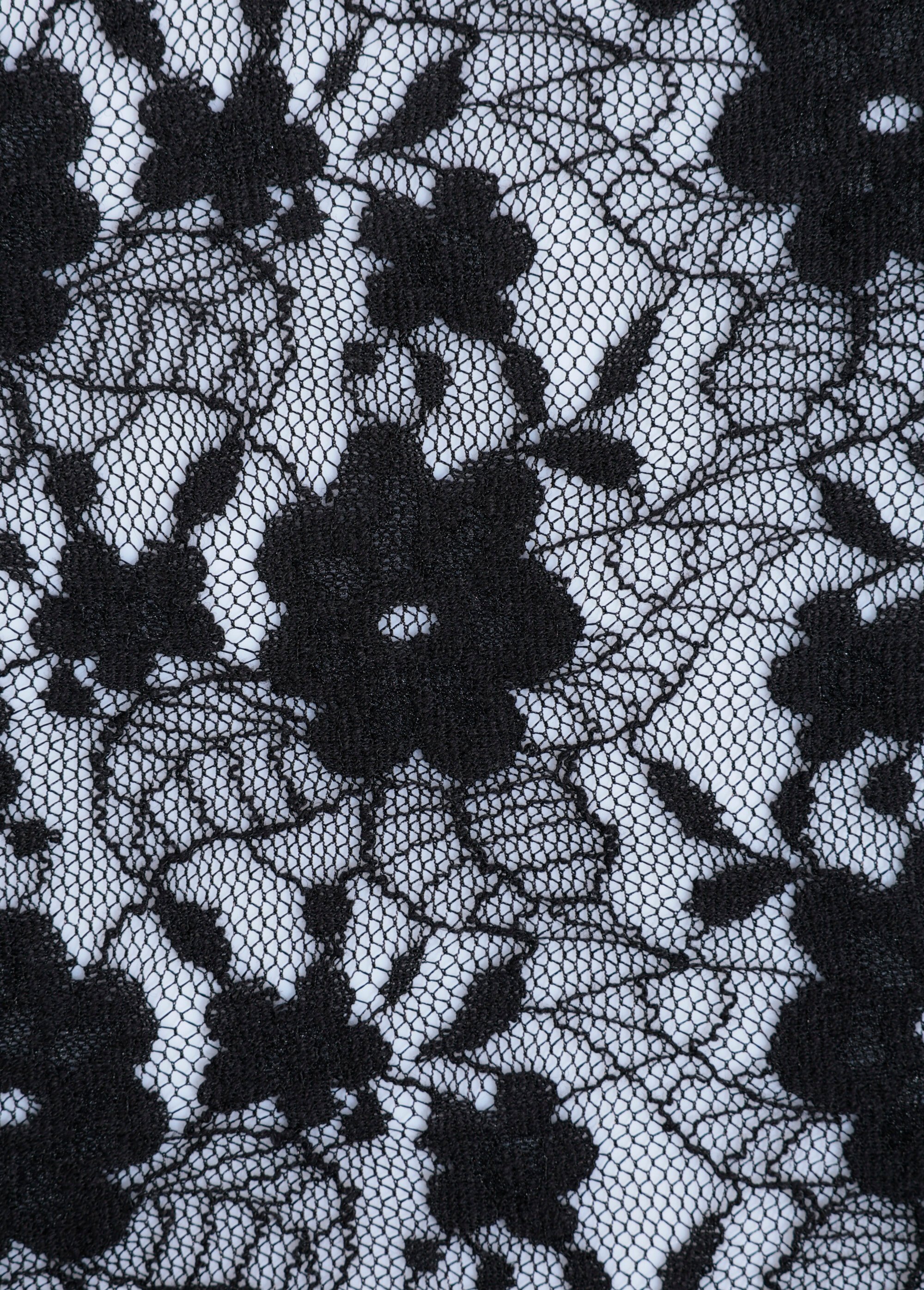 Coupon tissu broderie fleurs et tulle 8N NOIR COT142990 DE2