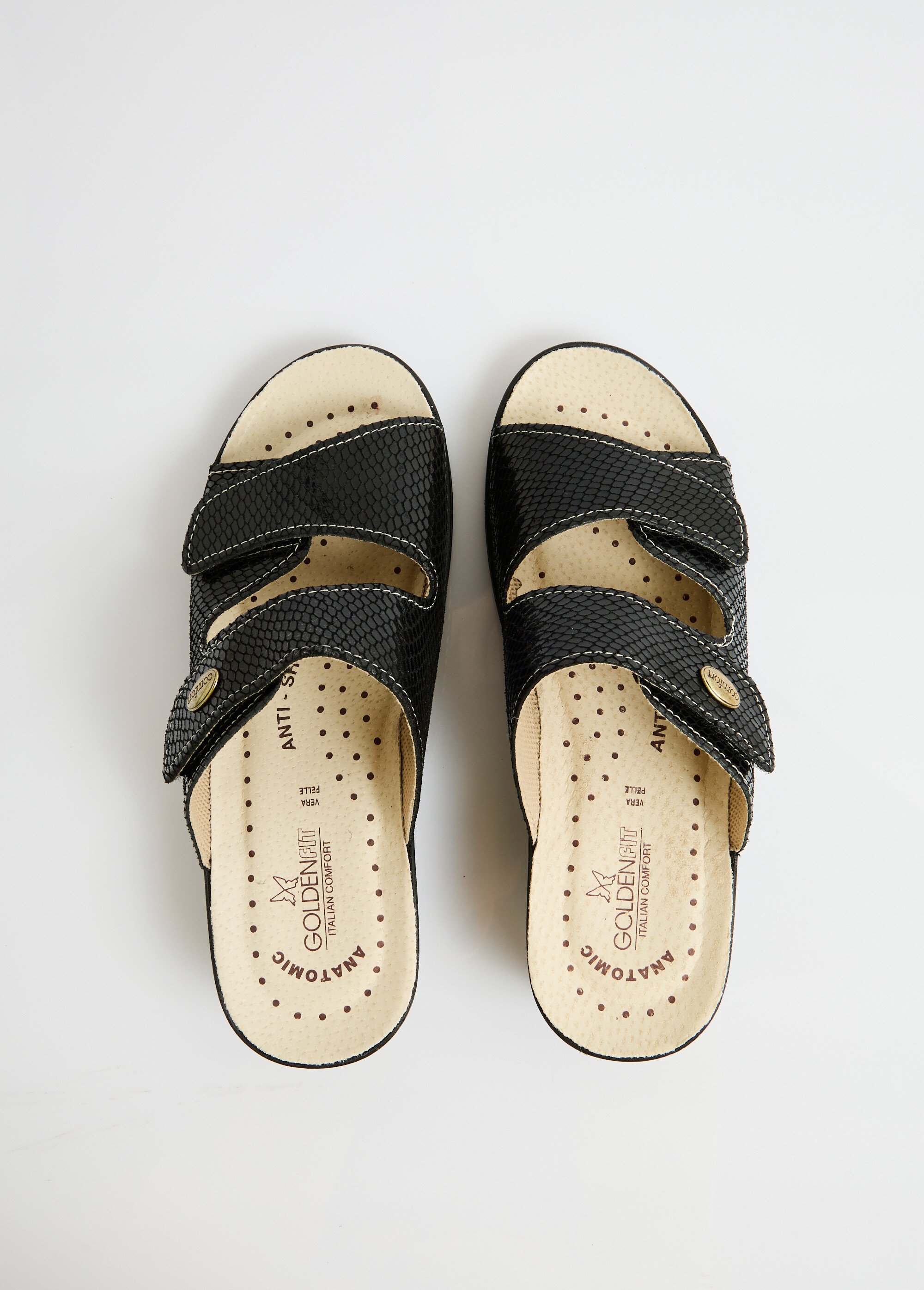 Mules scratchées grande largeur cuir Femme Noir OBERLAN OV1