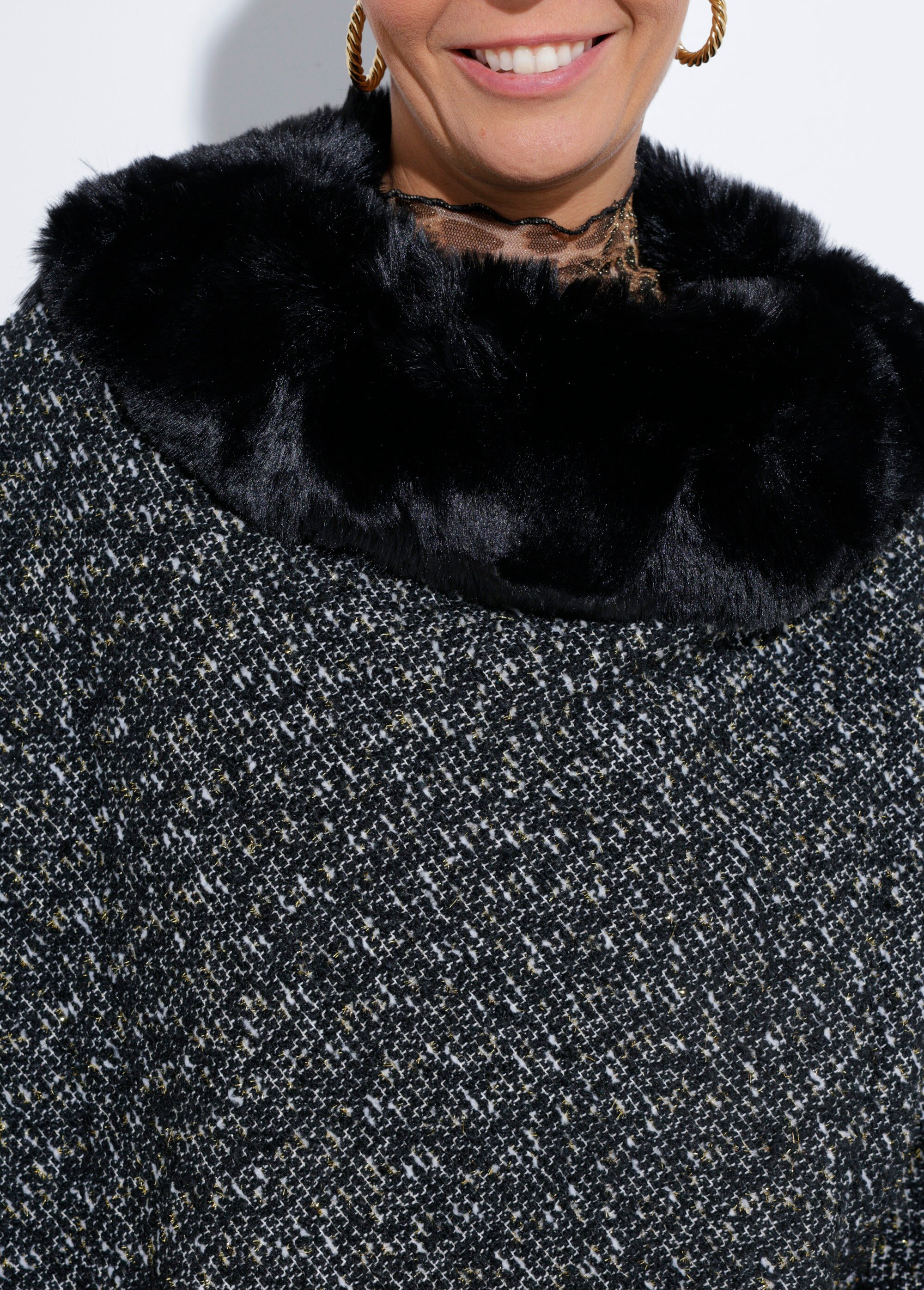 Poncho cape à carreaux détails fourrure Femme Noir TD-FLPCH904 DE1