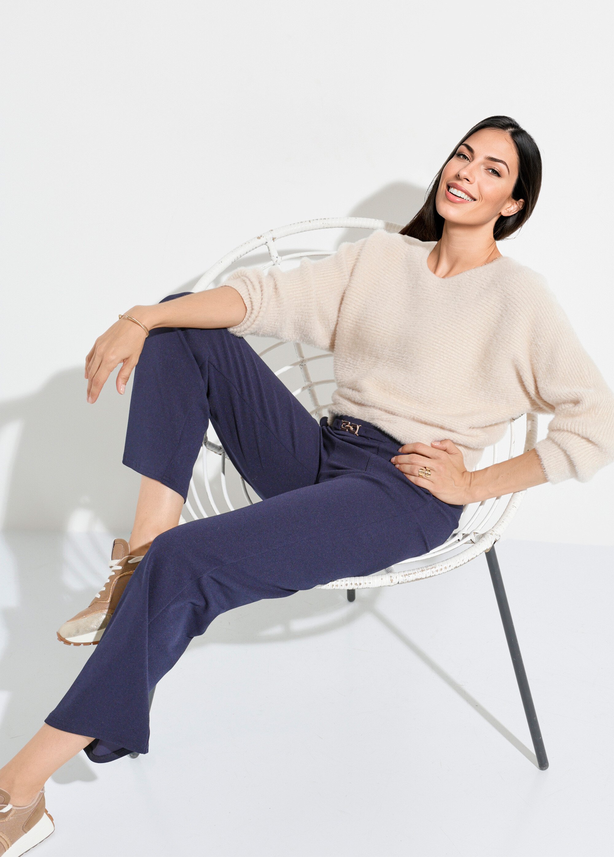 Pantalon droit taille élastiquée ceinture bijou