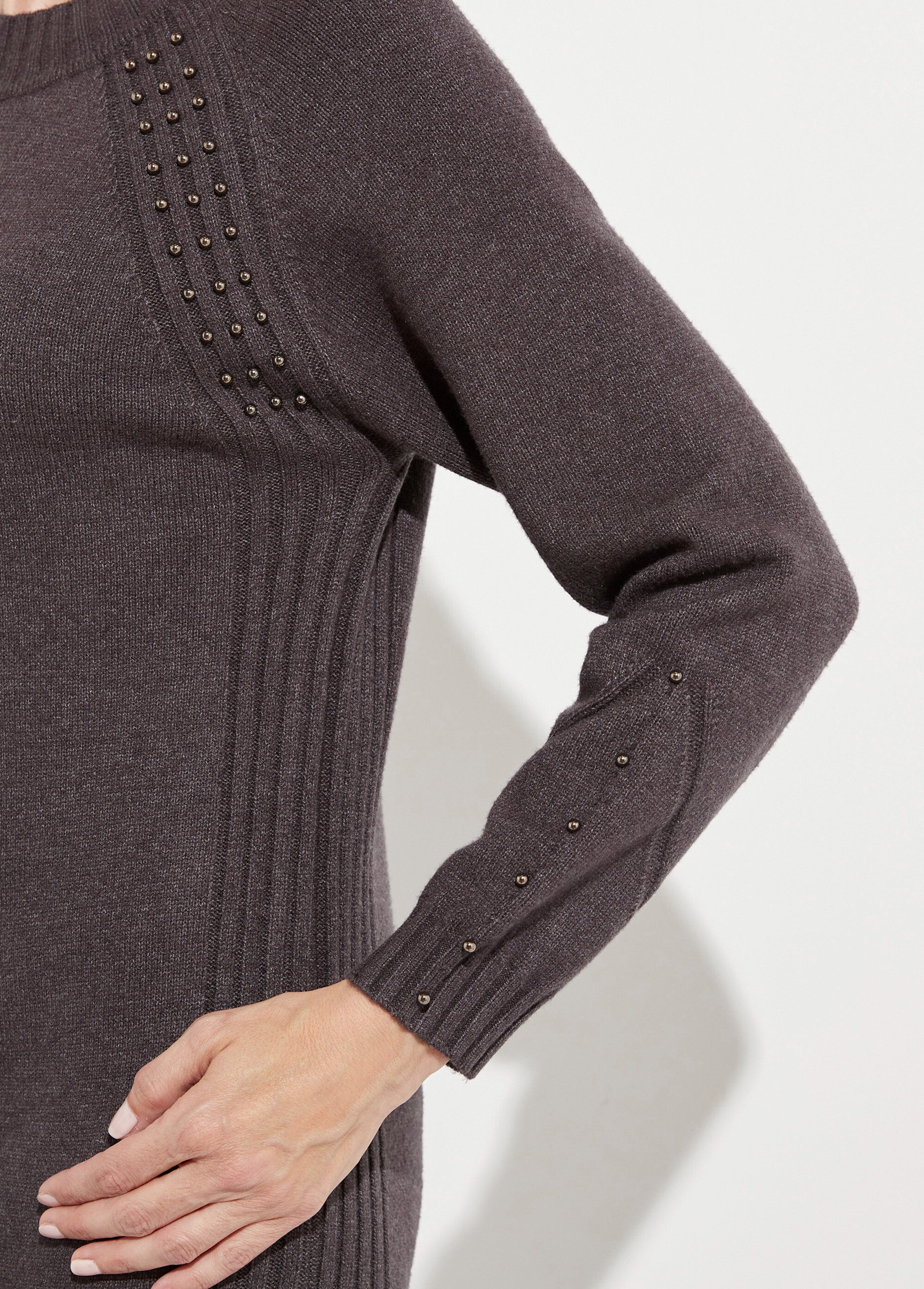 Robe-pull col montant détails côtelés perlés