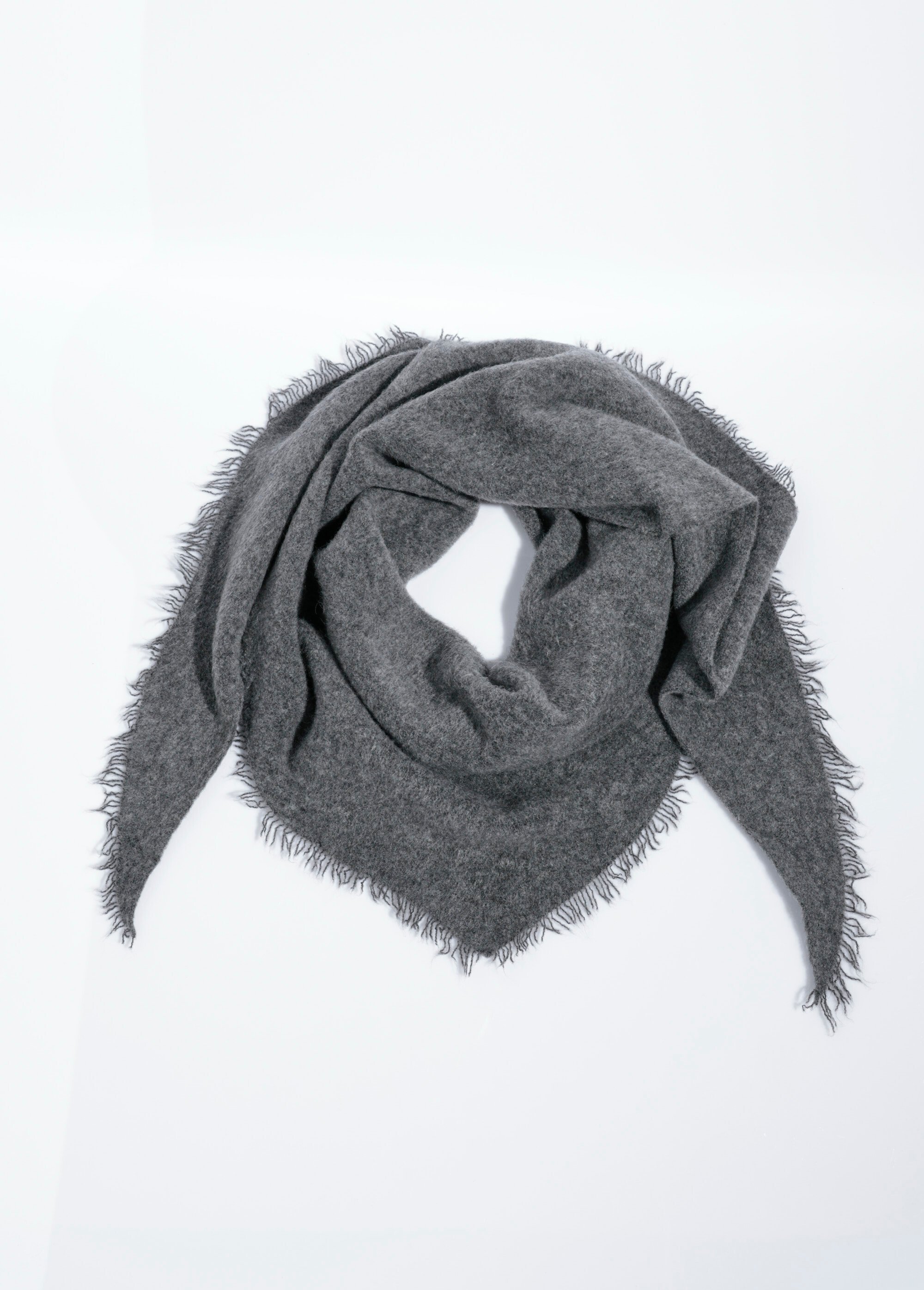 Echarpe triangle maille et fines franges Femme Gris JUB002 FA1