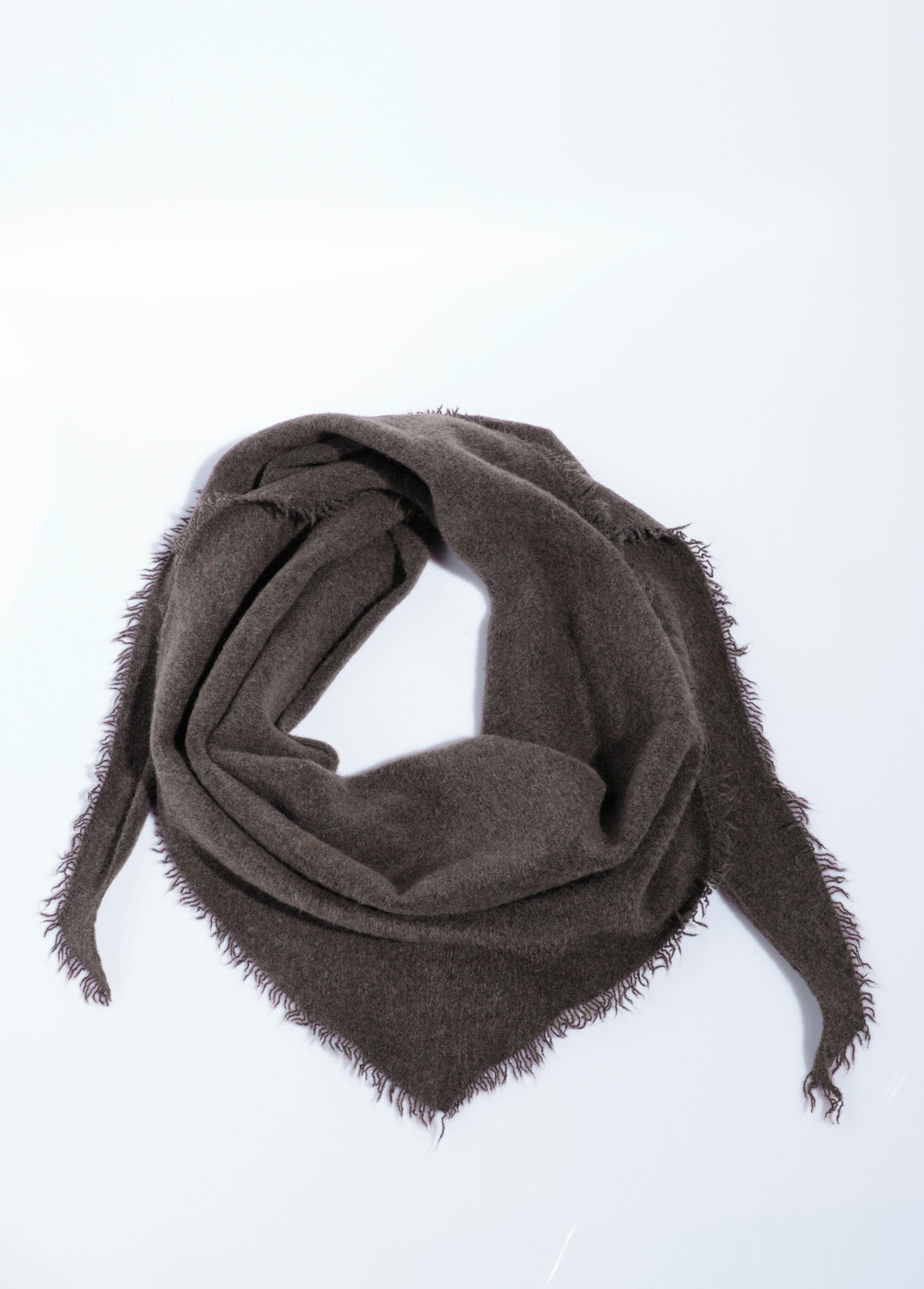 Echarpe triangle maille et fines franges Femme Marron JUB002 FA1