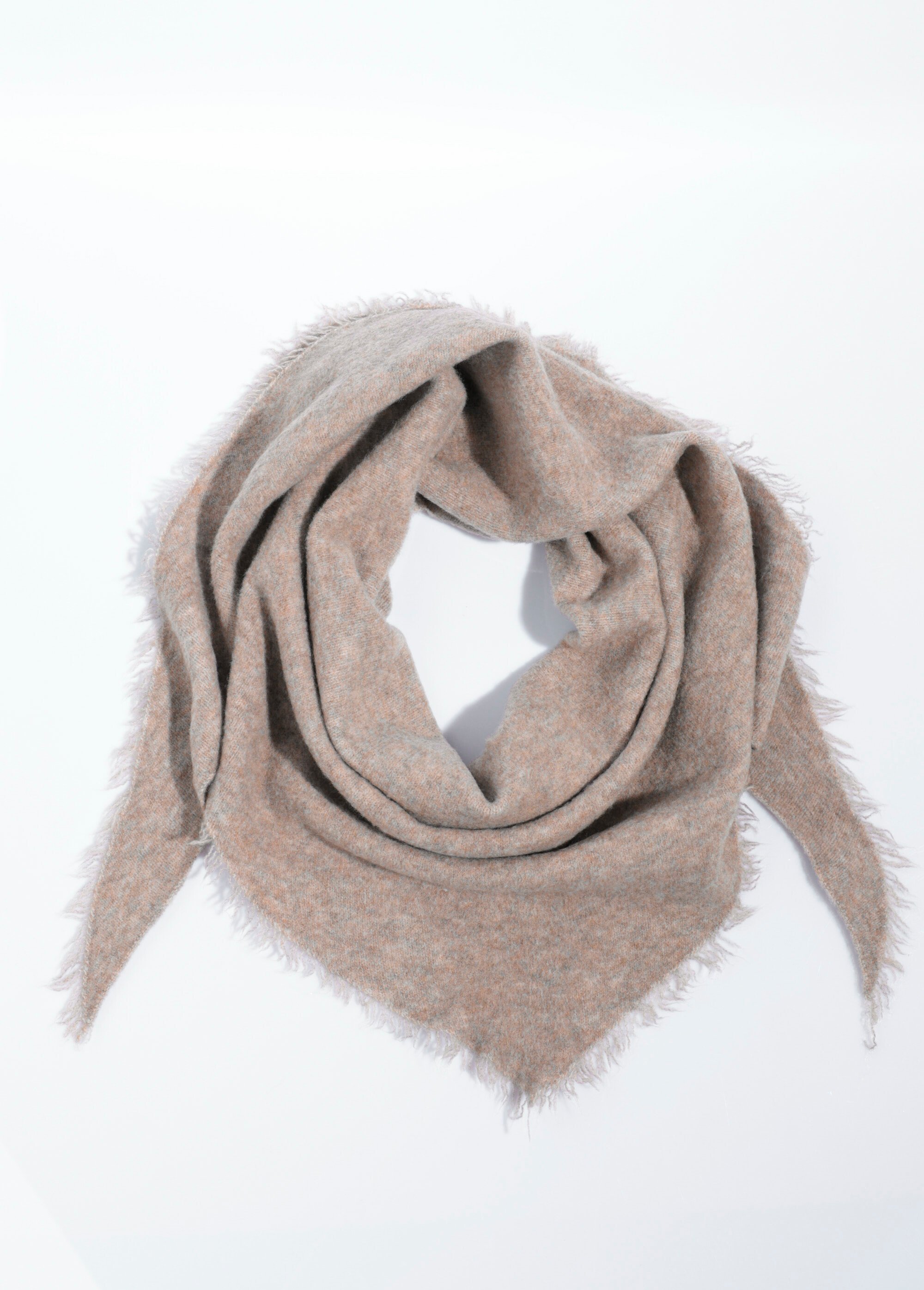 Echarpe triangle maille et fines franges