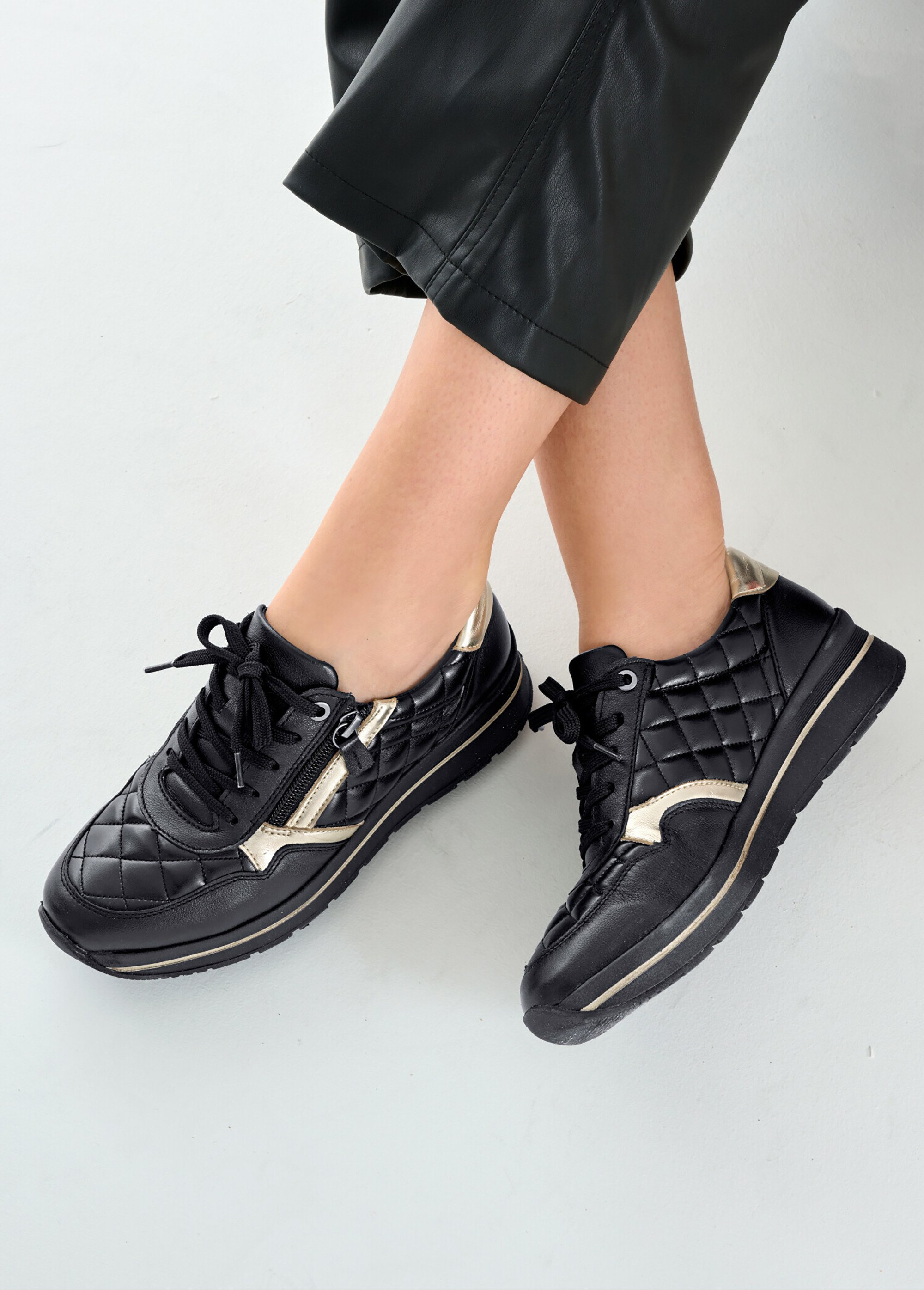 Baskets largeur confort zippées cuir Femme Noir OBENA SF1
