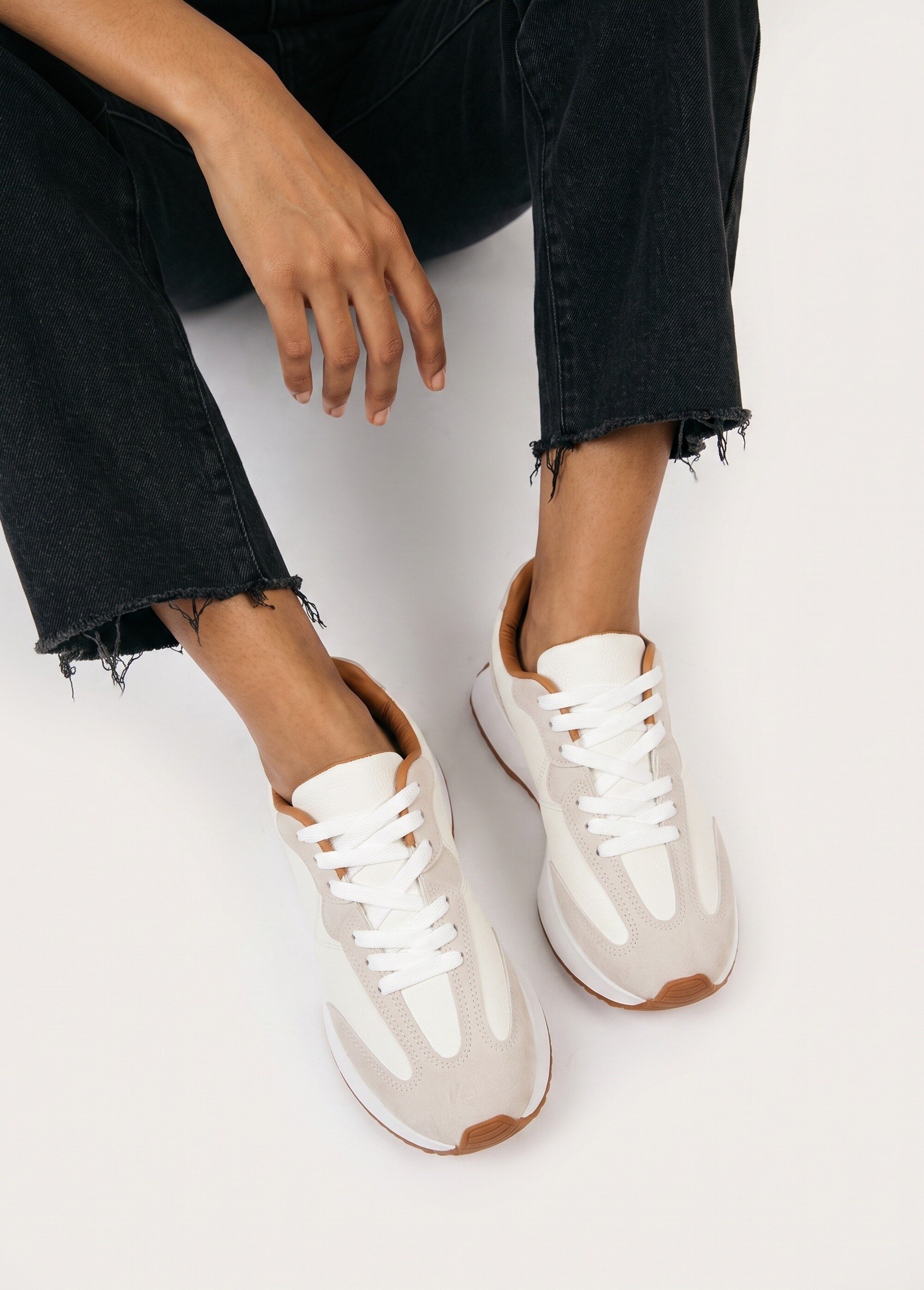 Baskets style joggers multi empiècements Femme Blanc LBS-DCX1605 SI1