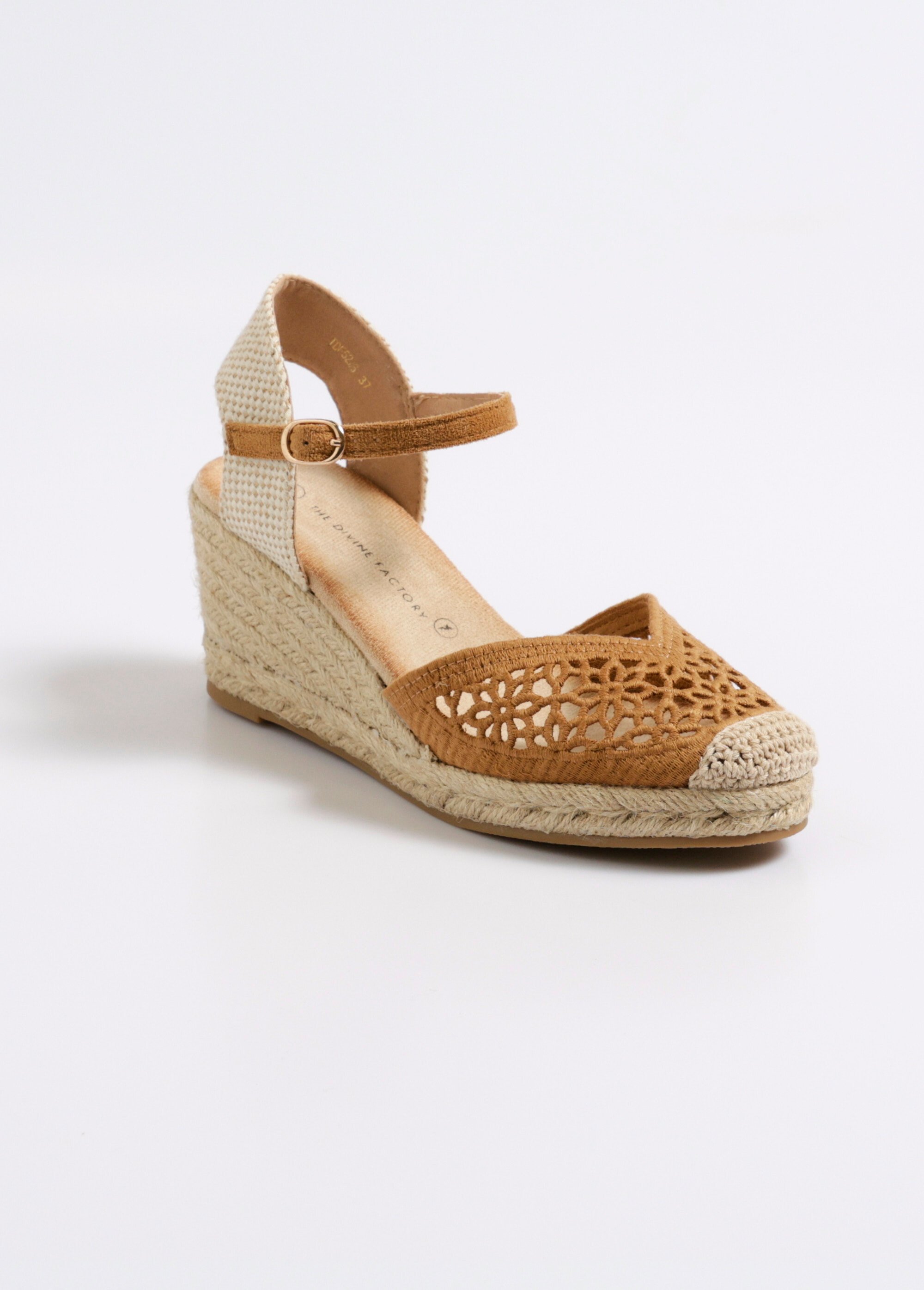Espadrilles compensées fleurs ajourées
