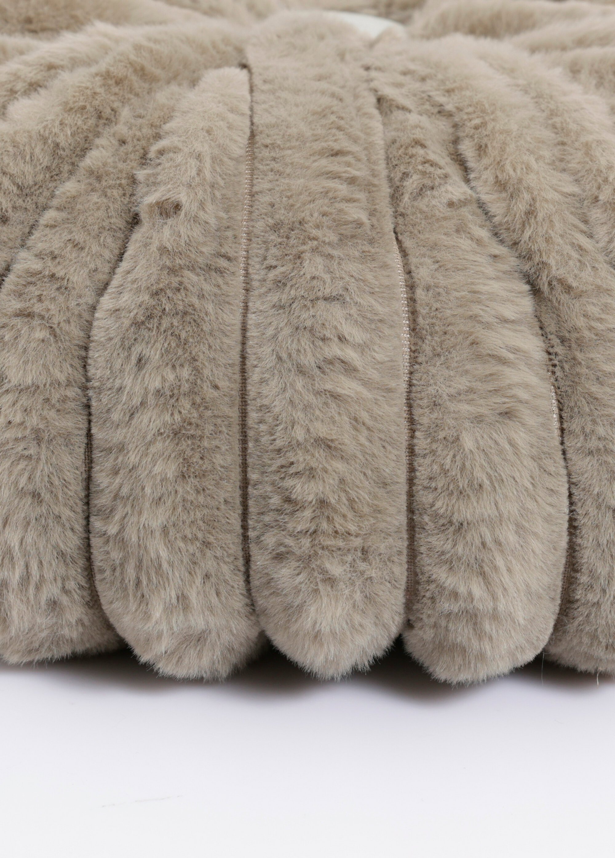 Coussin déco rond en fausse fourrure Vert KP-AAE823000 DE2