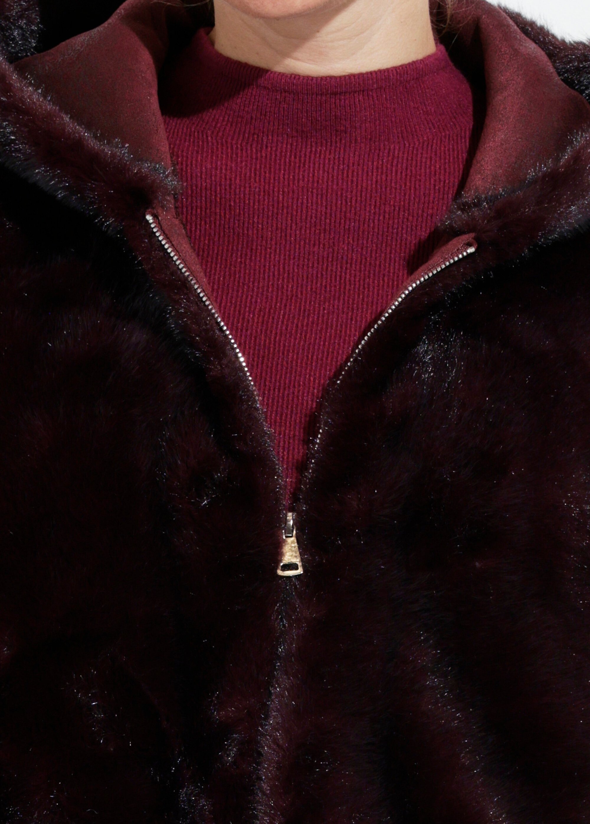 Blouson en fausse fourrure à capuche Femme Rouge IA-Z013 DE1