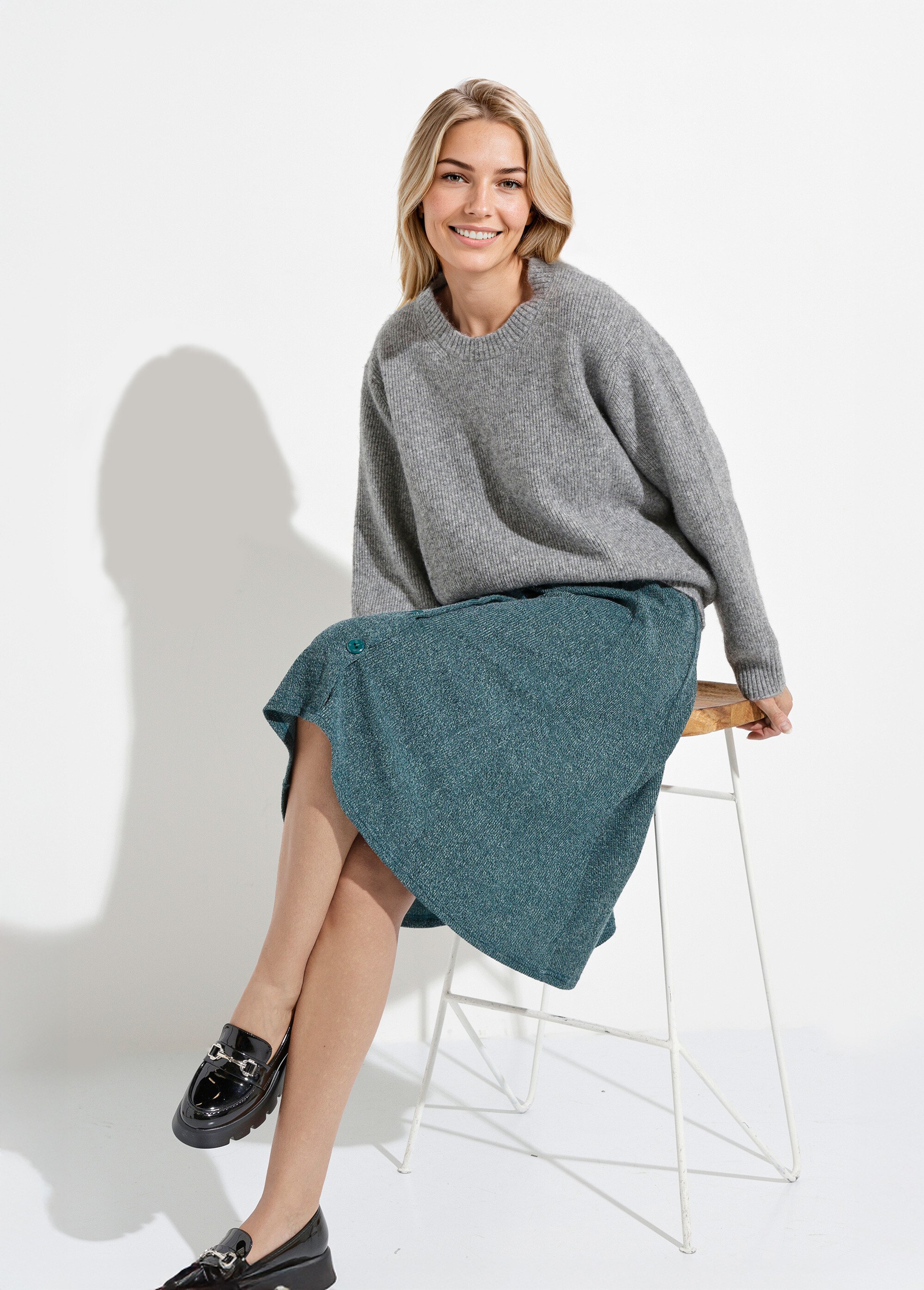 Jupe mi longue évasée maille chaude unie