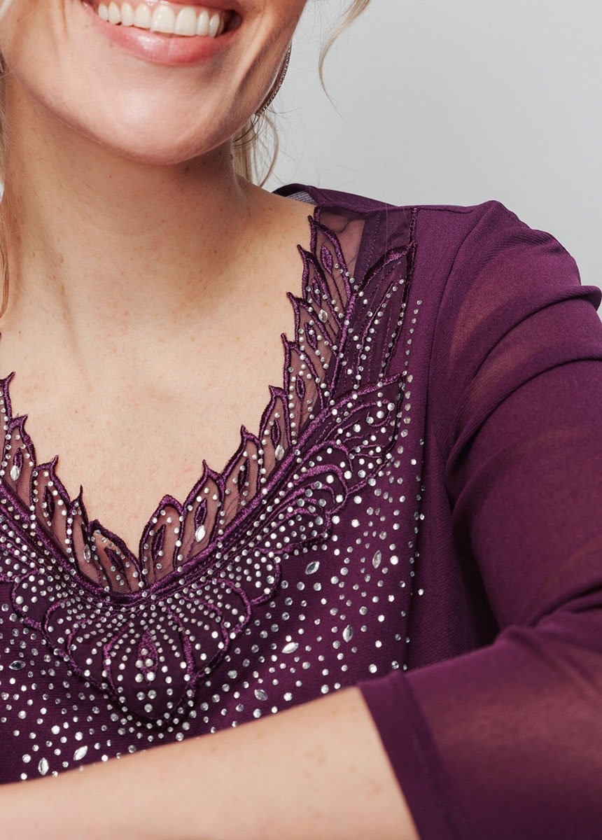 Tunique résille avec broderies et strass