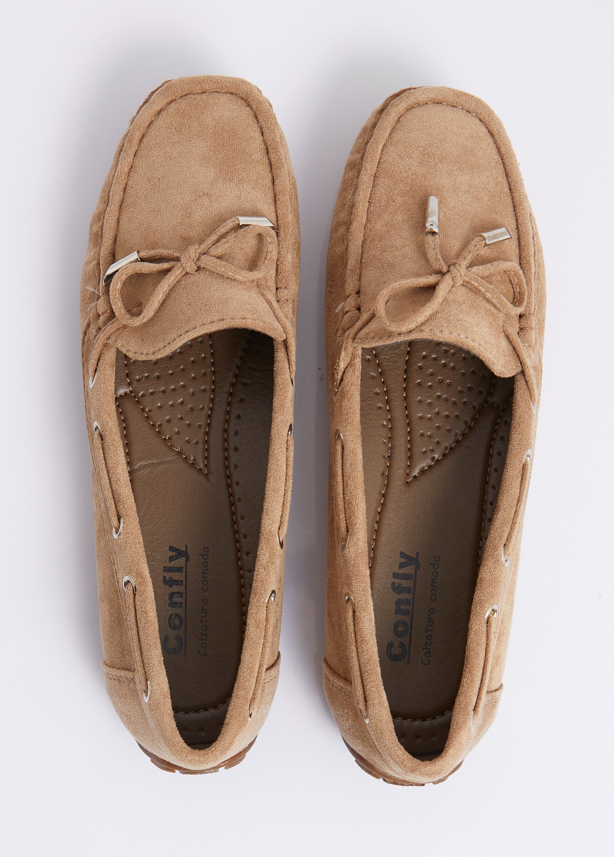 Mocassins en suédine avec œillets métal Femme Beige JANNFT246 OV1