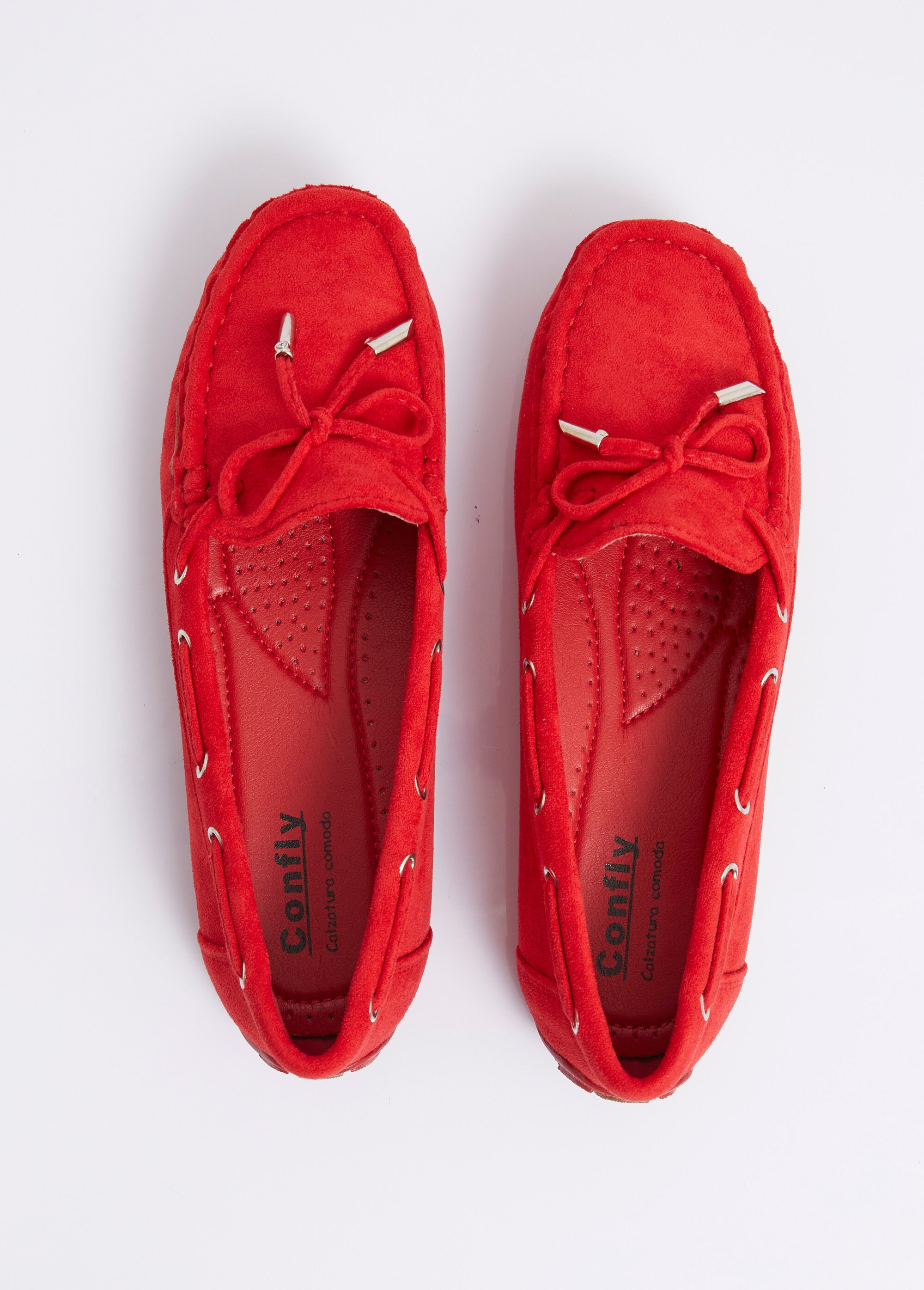 Mocassins en suédine avec œillets métal Femme Rouge JANNFT246 OV1