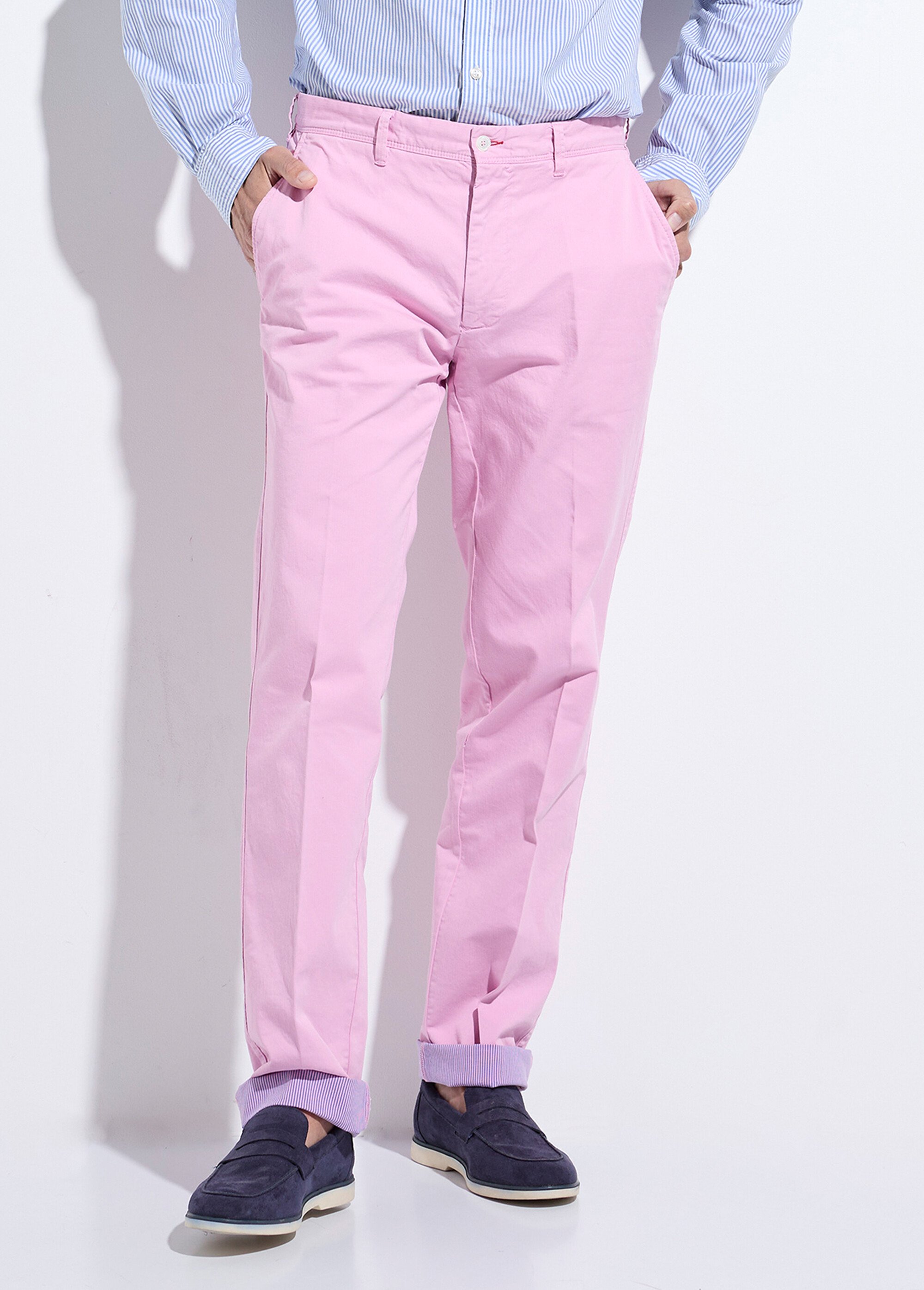 Pantalon chino avec envers fines rayures