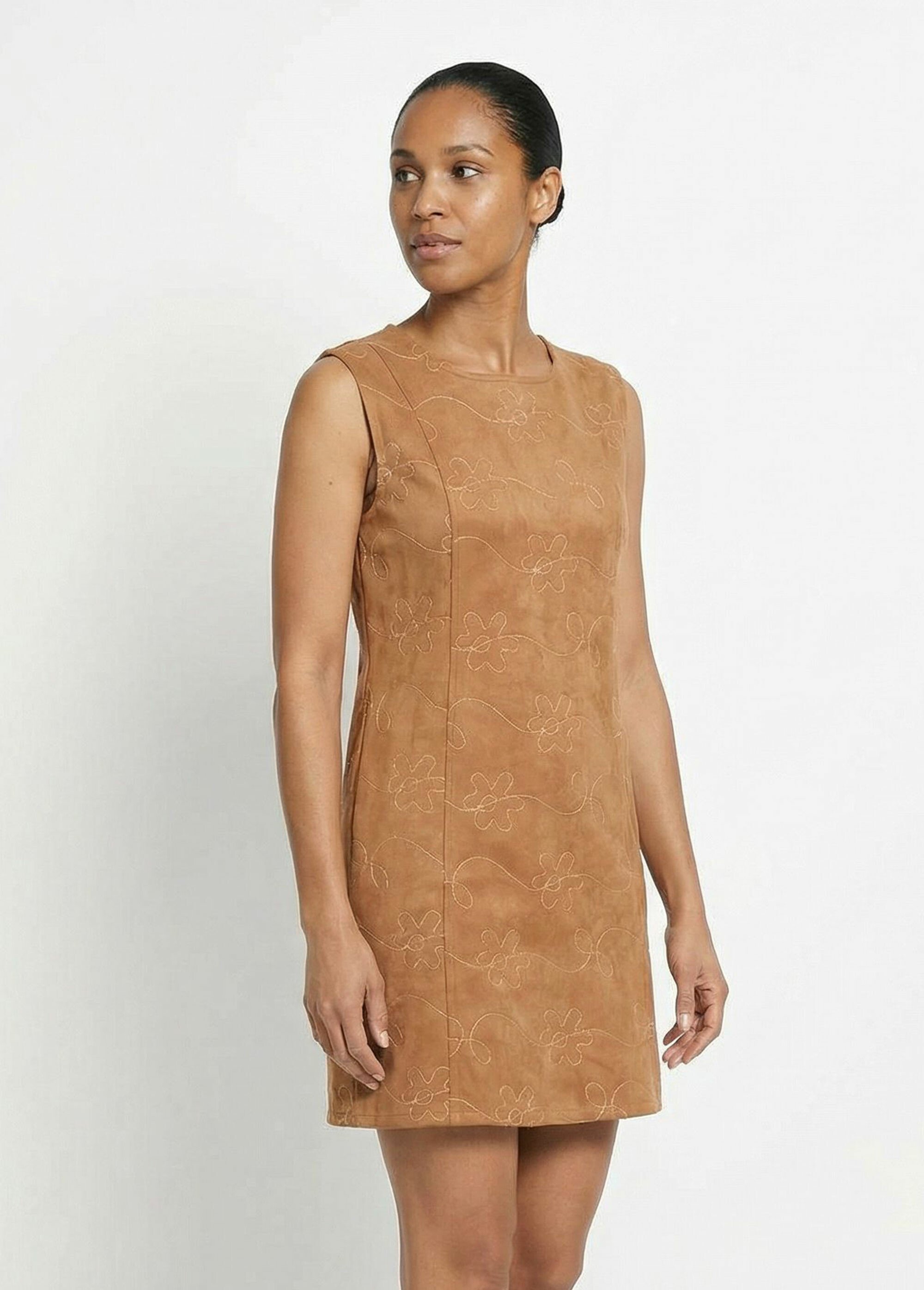 Robe chasuble suédine rebrodée col rond