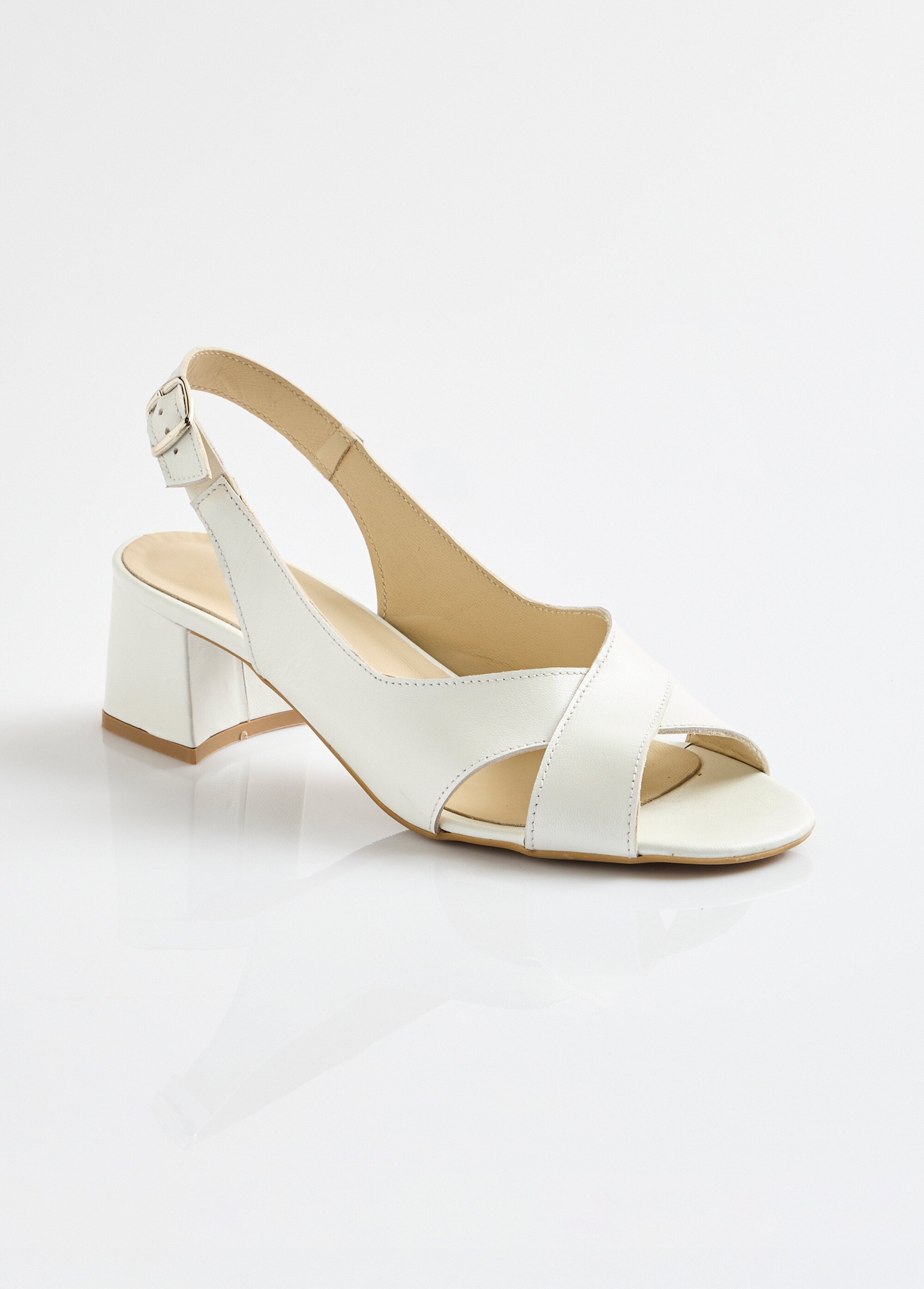 Sandales brides croisées à talon cuir