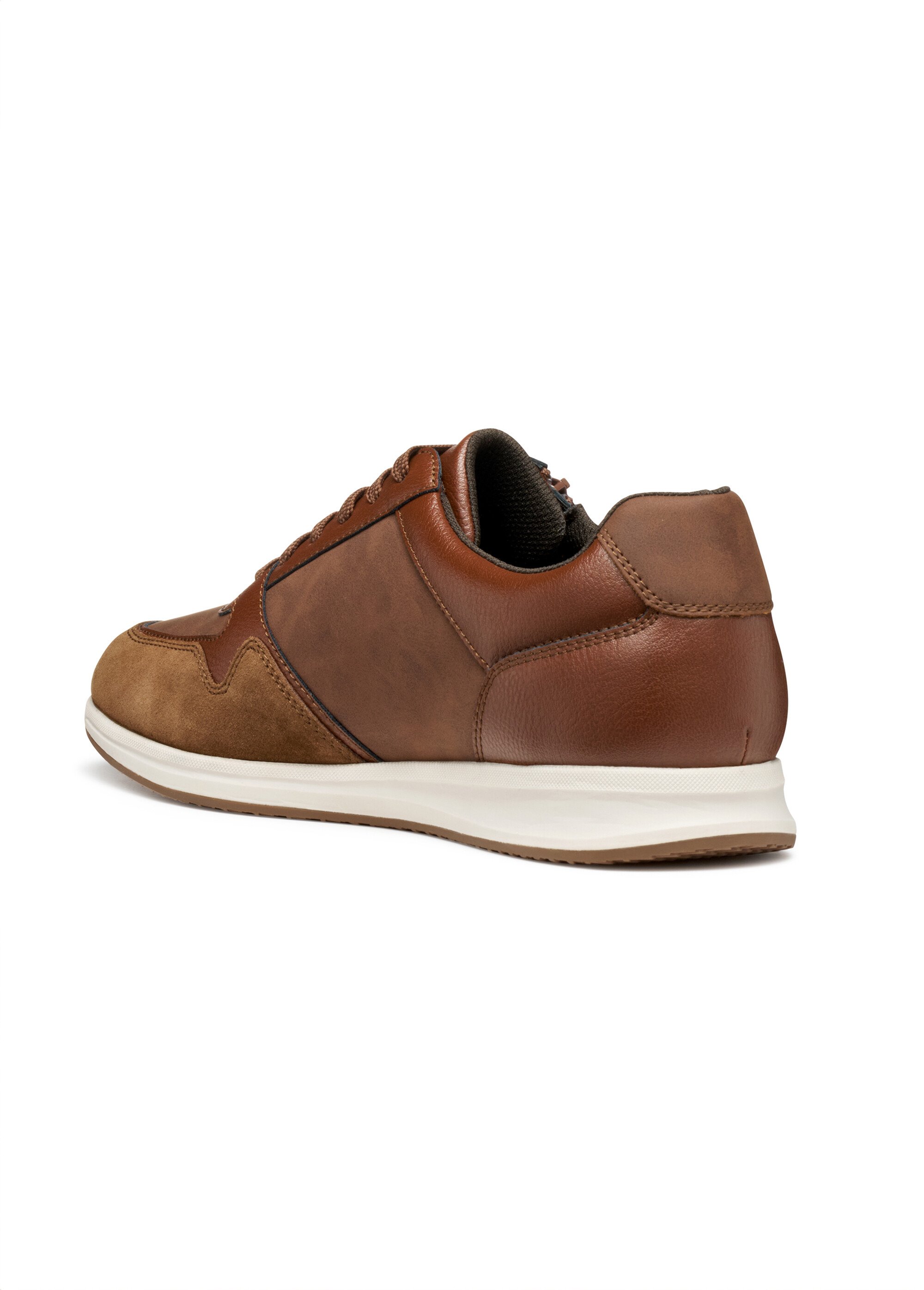Baskets en cuir à lacets et semelle fine Homme Marron GEO-U56H5A DO1