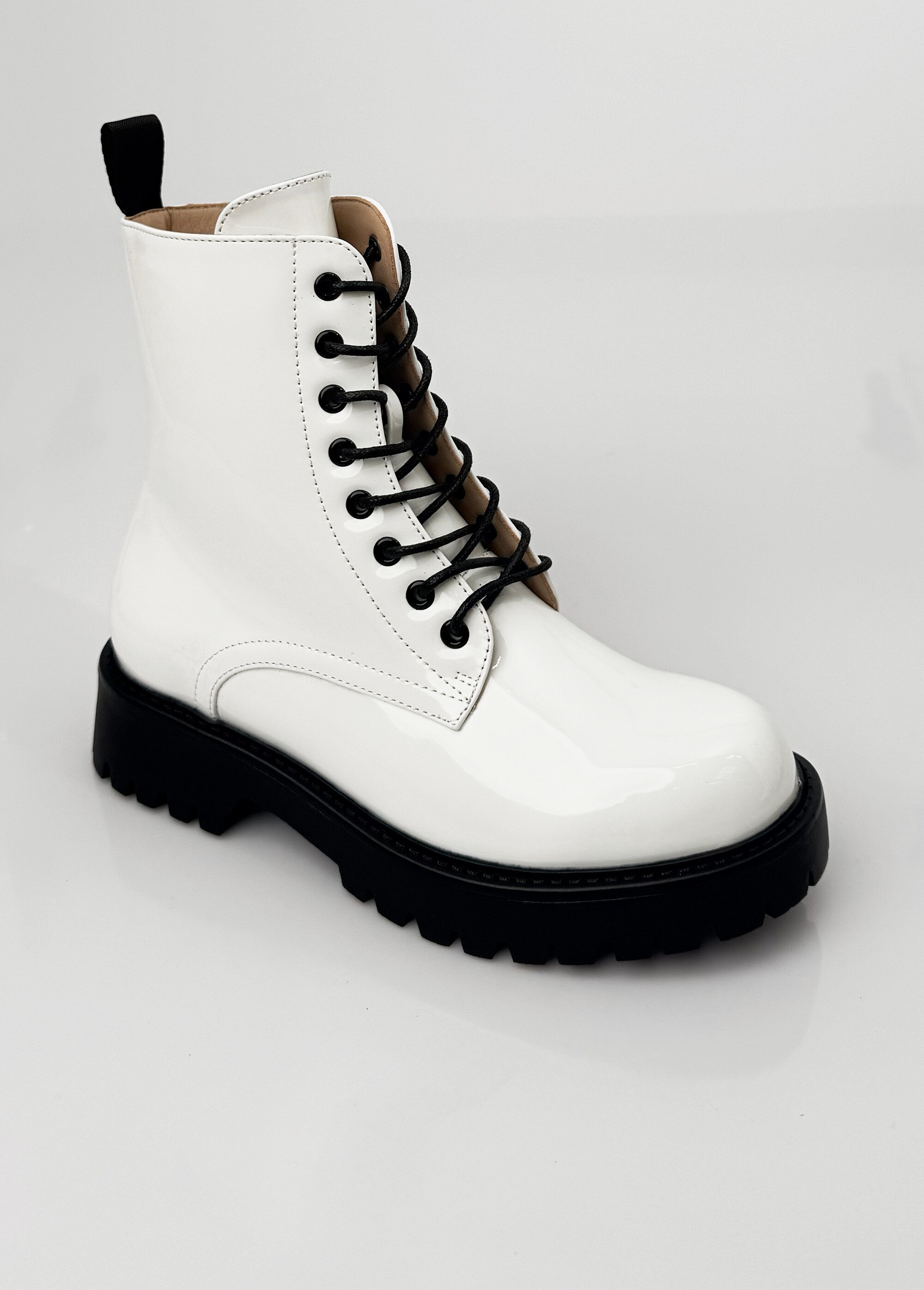Bottines vernies style Combat boots Femme Blanc LBS-DMLM7066 FA1