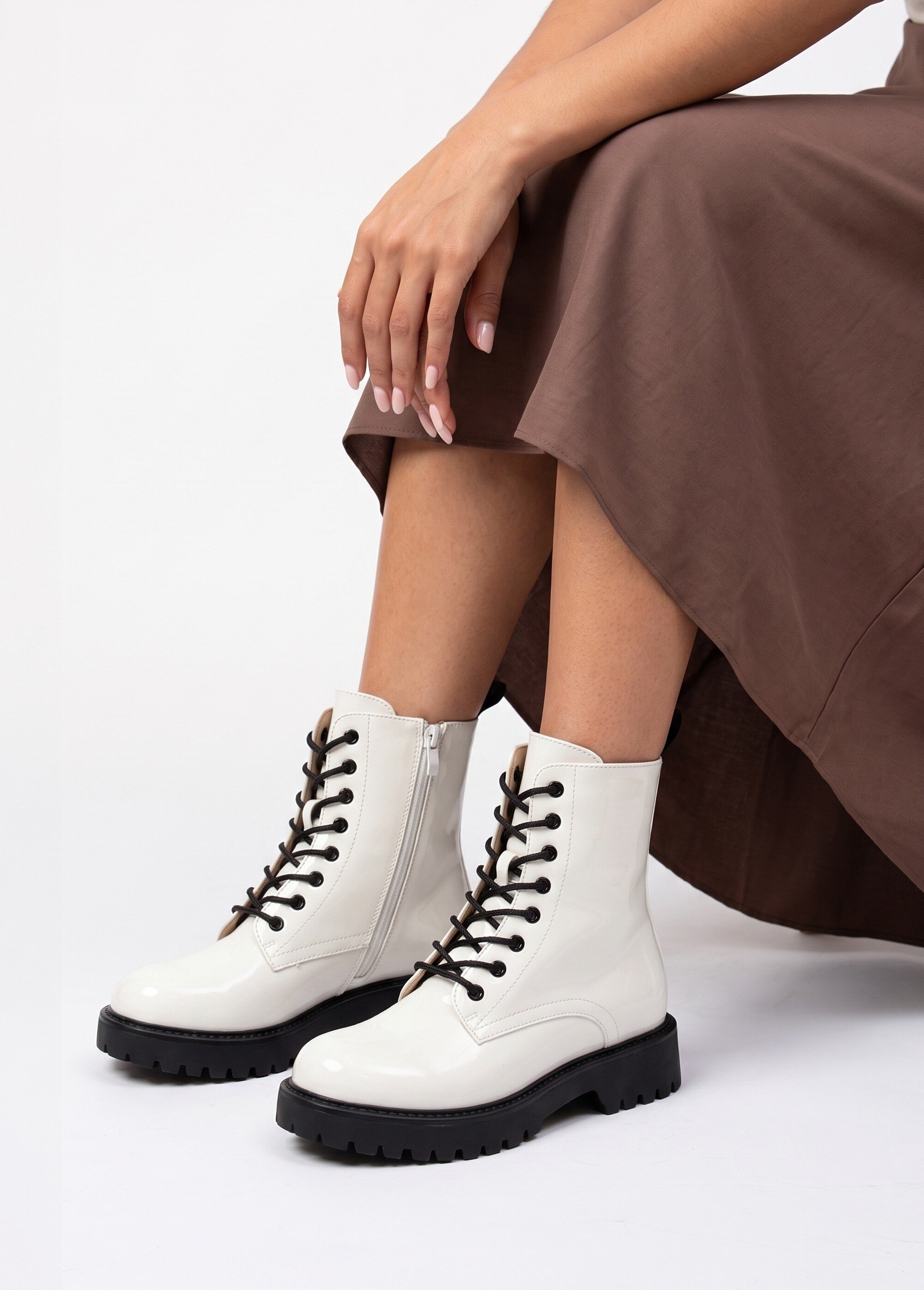 Bottines vernies style Combat boots Femme Blanc LBS-DMLM7066 SI1