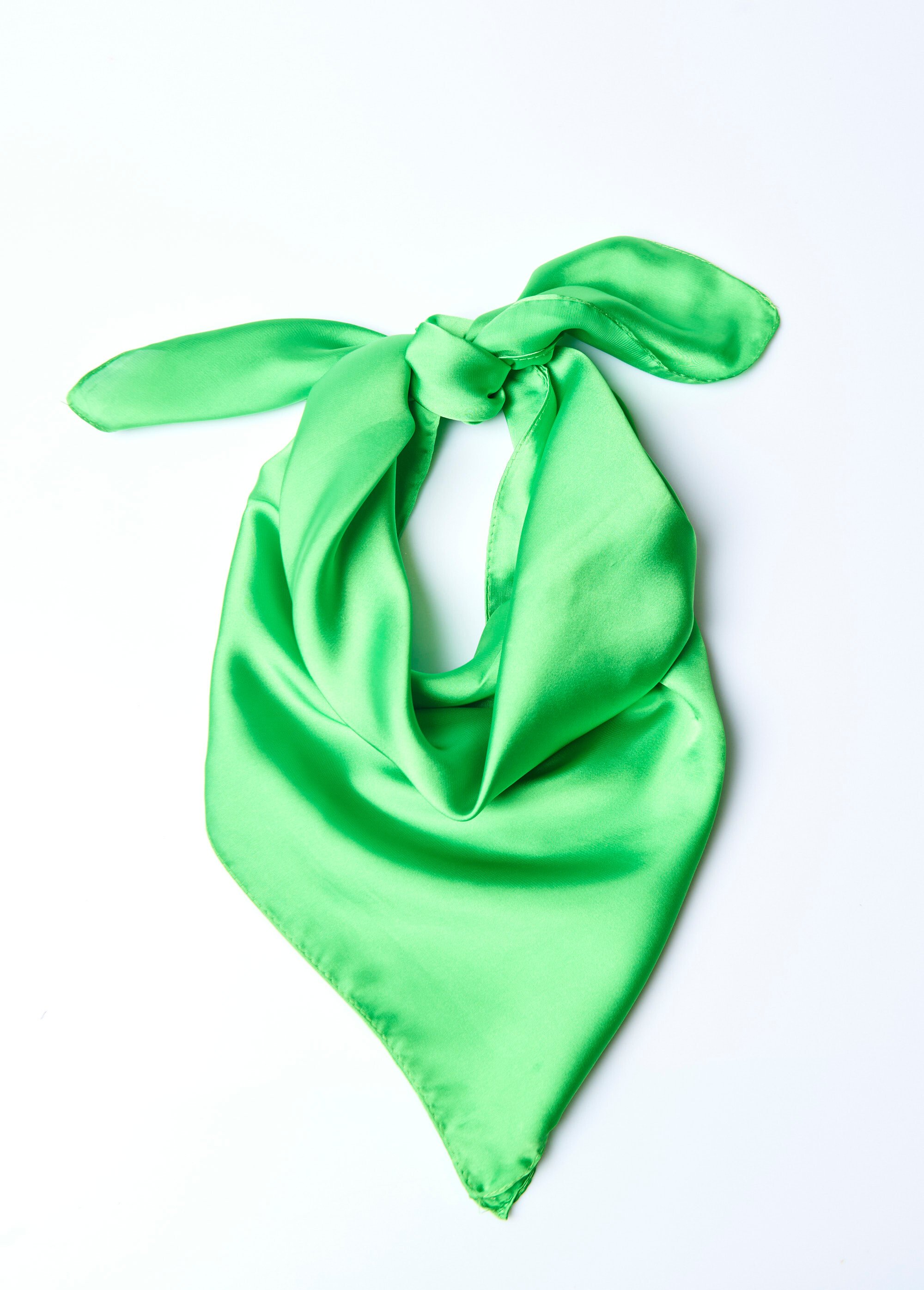 Foulard carré uni aspect satiné