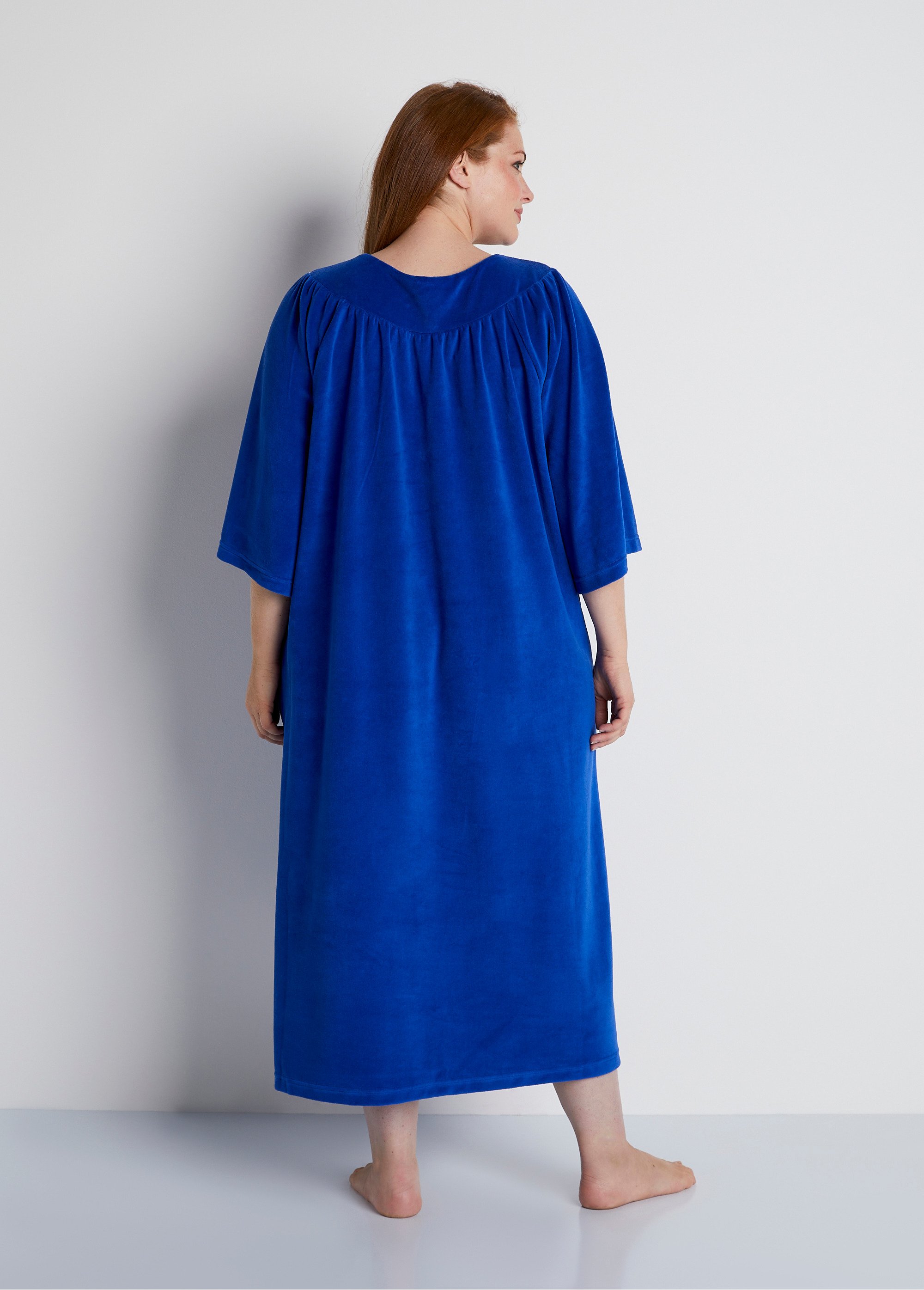 Robe d'hôtesse en velours