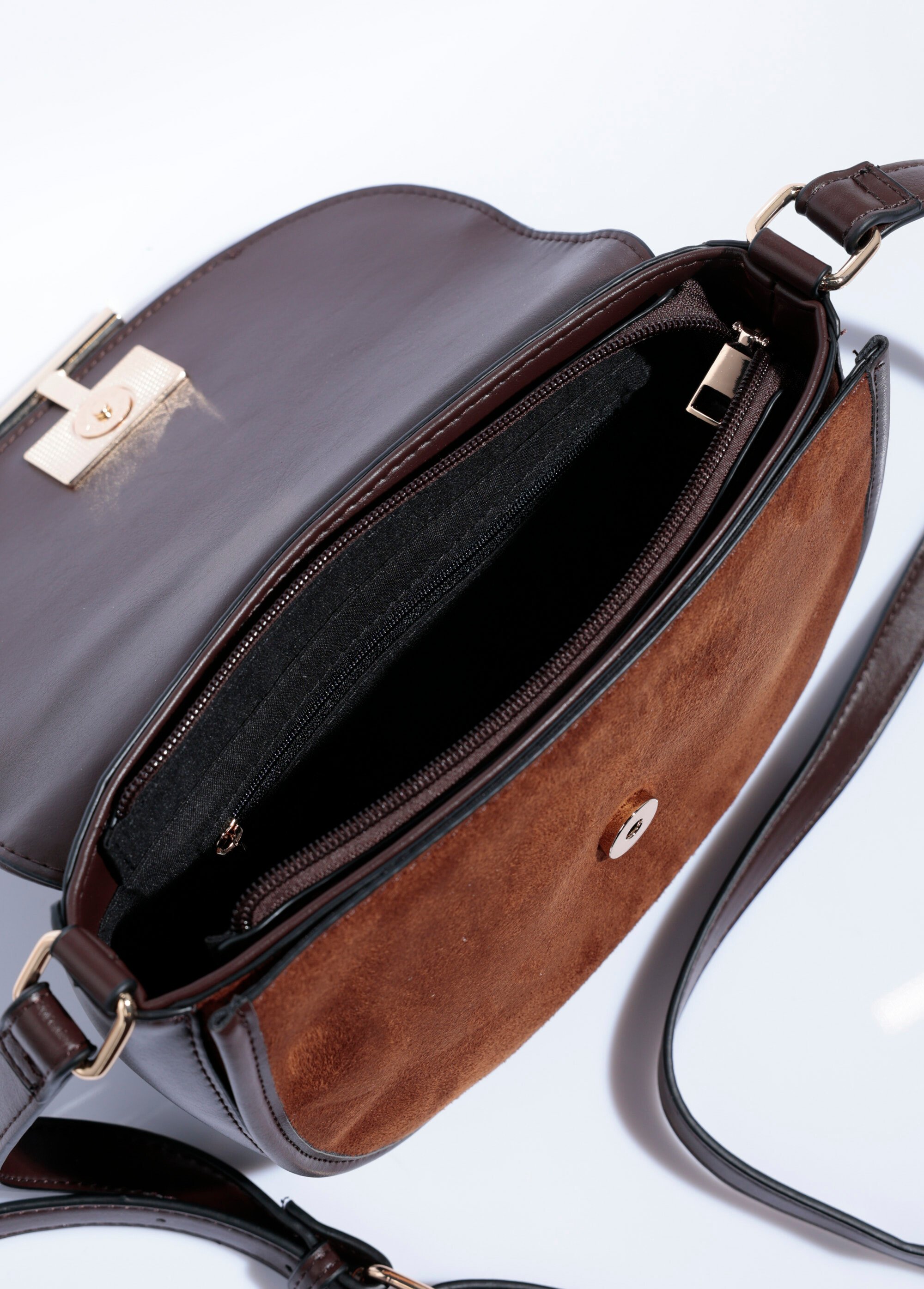 Sac à main chic demi lune en suédine