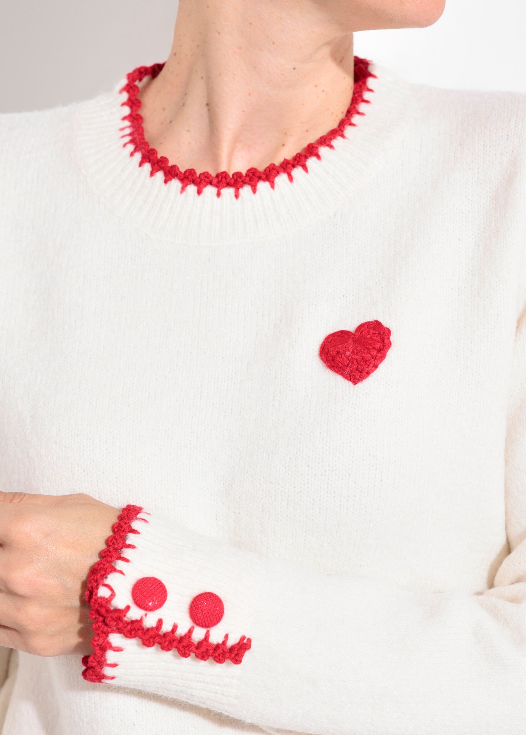 Pull chaud avec laine, détails croquet