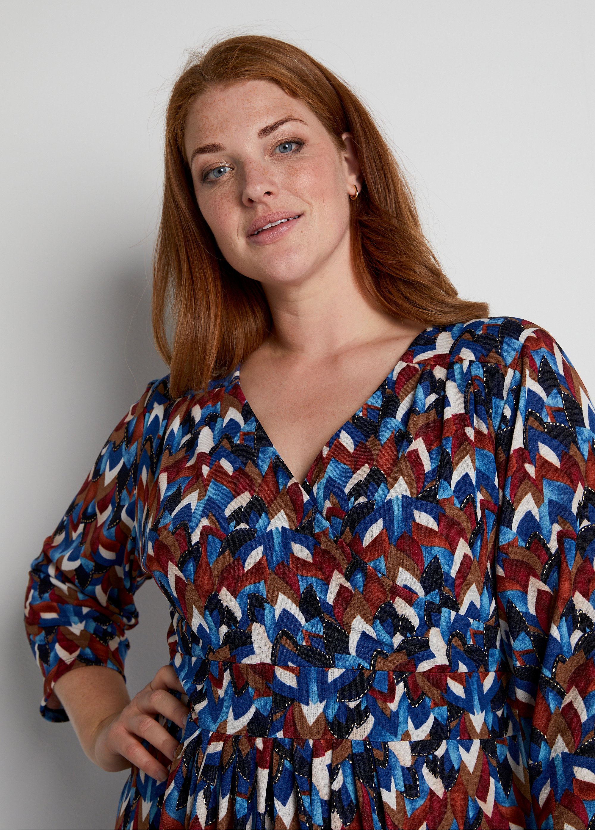 Robe courte évasée cache-coeur imprimée
