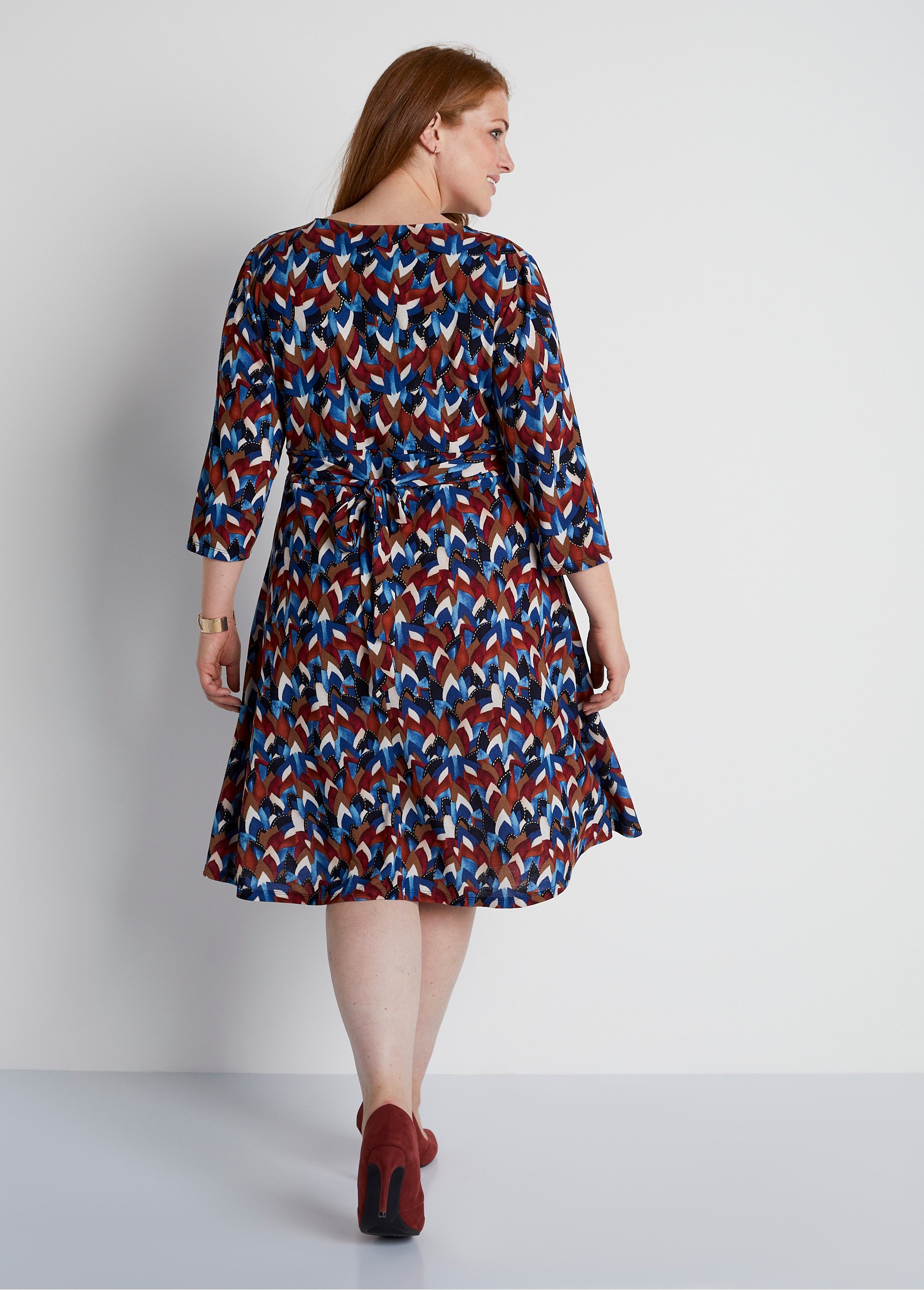 Robe courte évasée cache-coeur imprimée