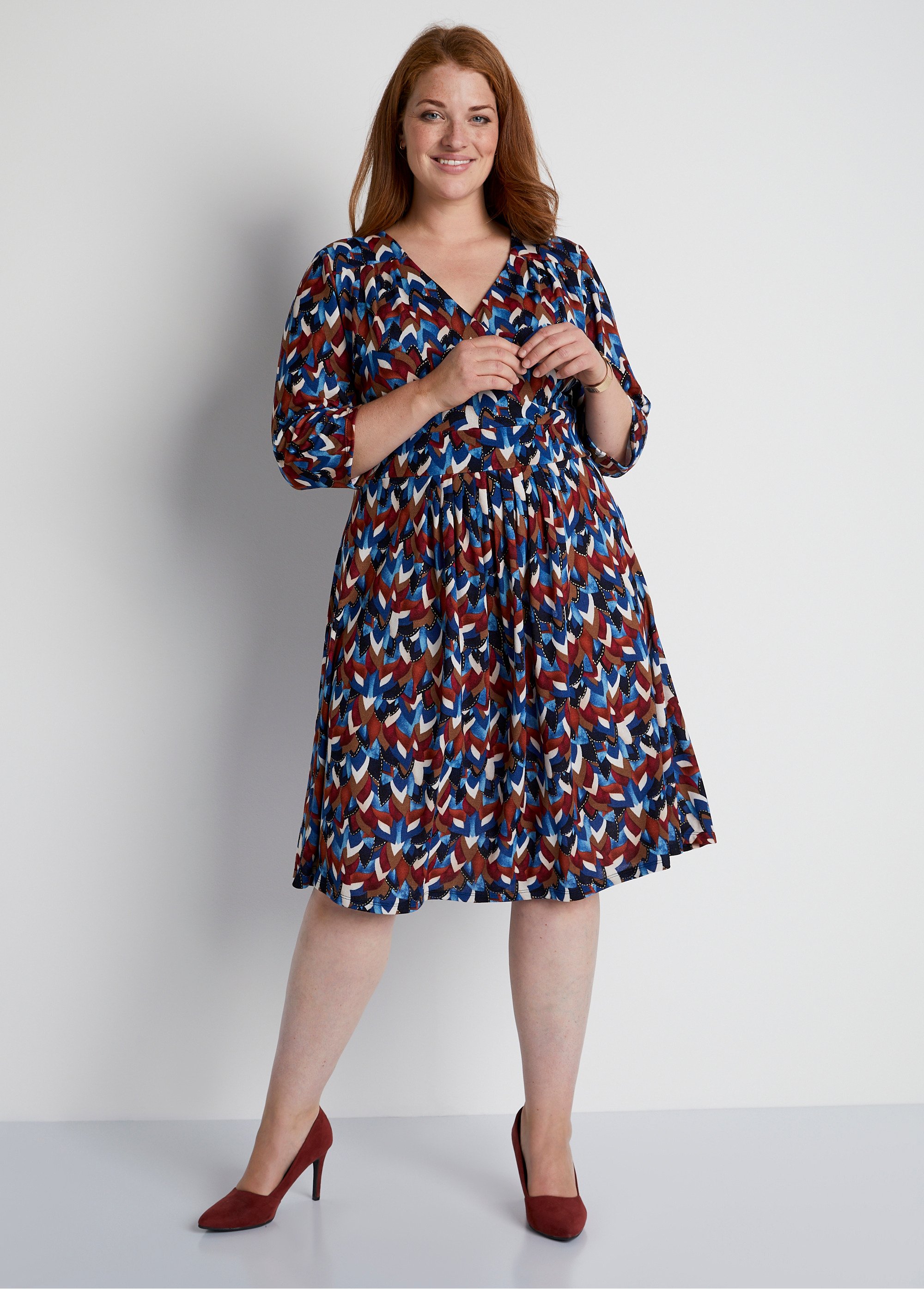 Robe courte évasée cache-coeur imprimée