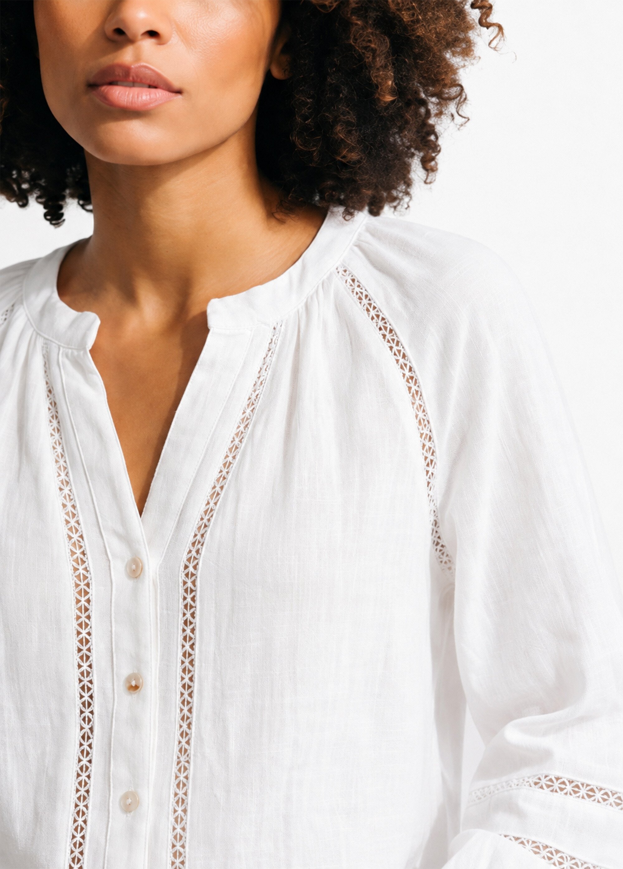 Tunique col V boutonnée, détails macramé Femme Blanc IA-Q3256 DE1