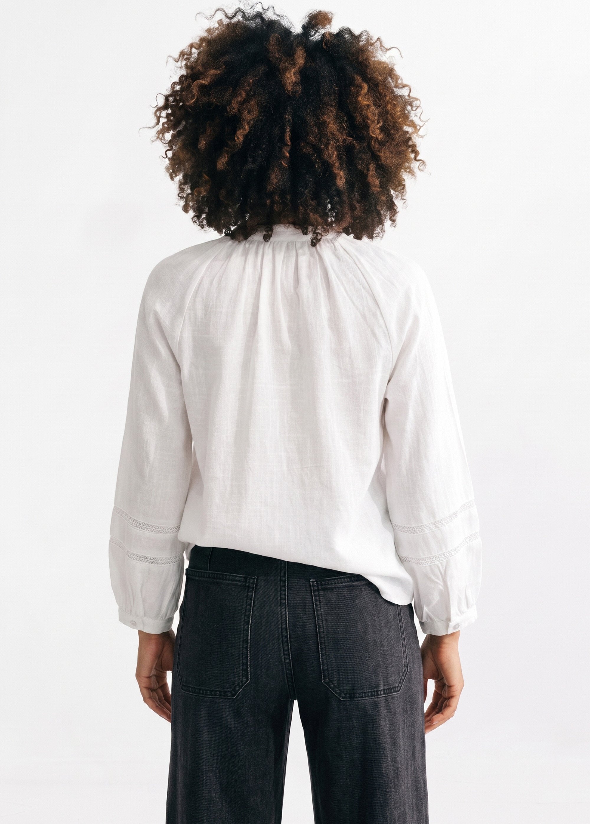 Tunique col V boutonnée, détails macramé Femme Blanc IA-Q3256 DO1