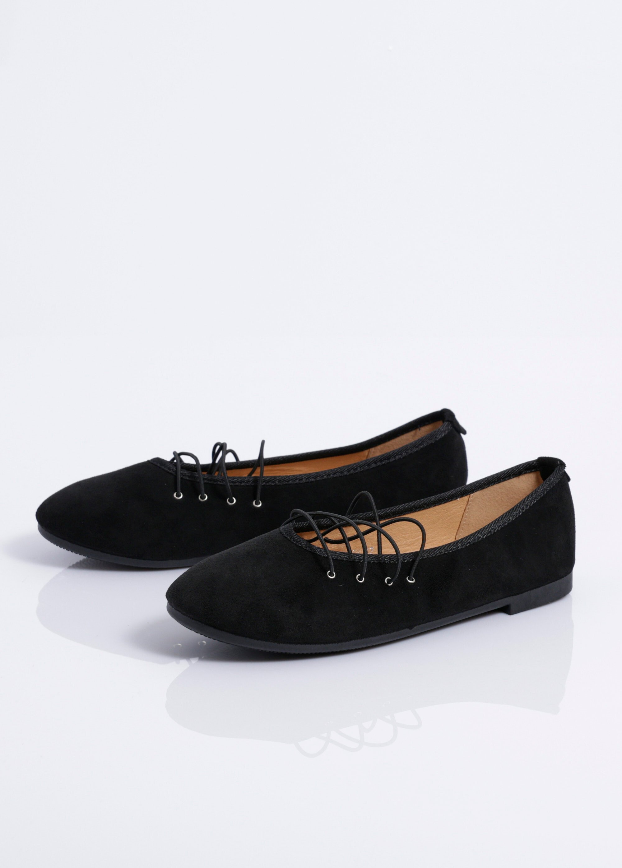 Ballerines plates en suédine avec liens